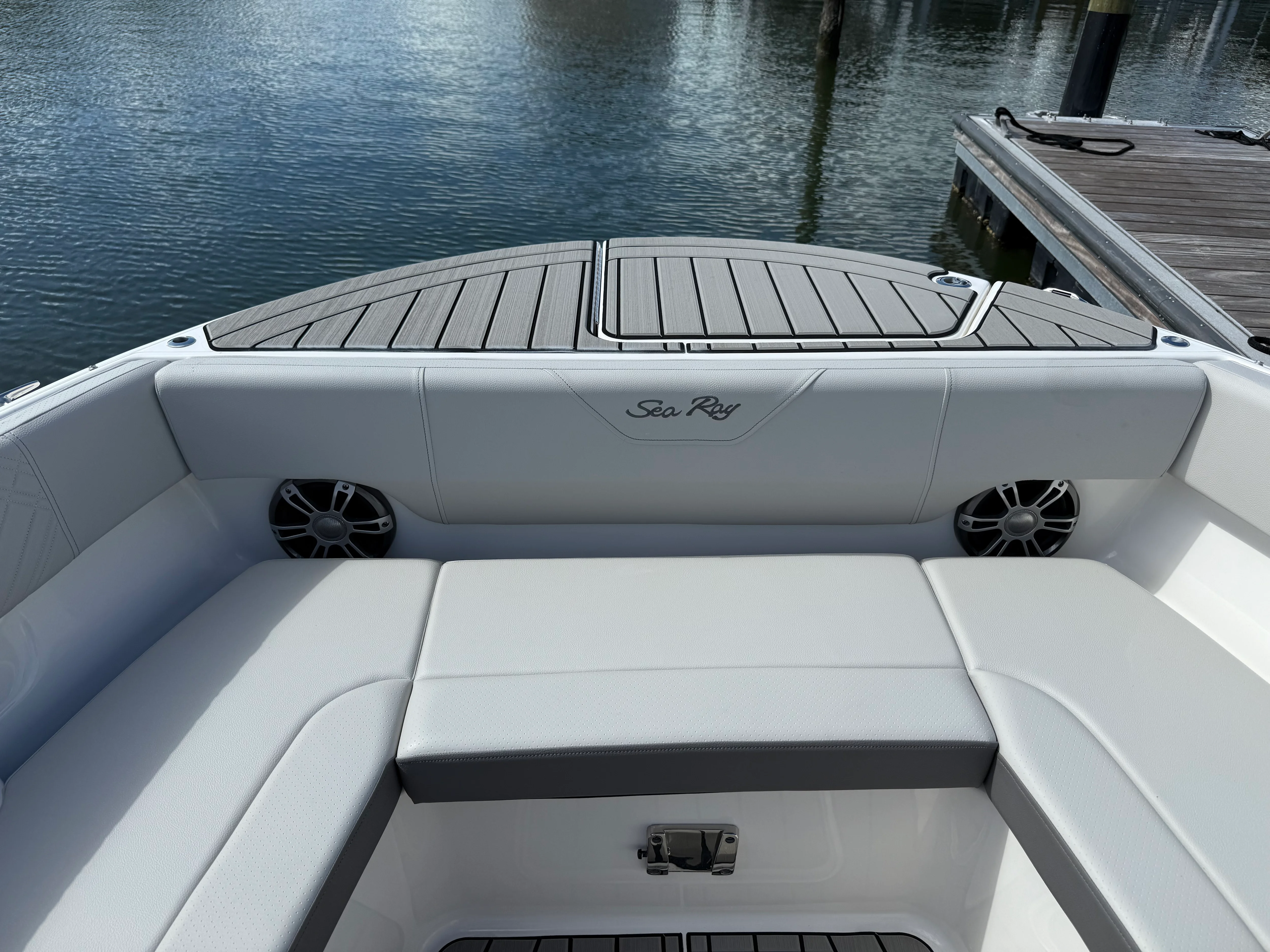 2025 Sea Ray SDX 270 Outboard Image Thumbnail #45