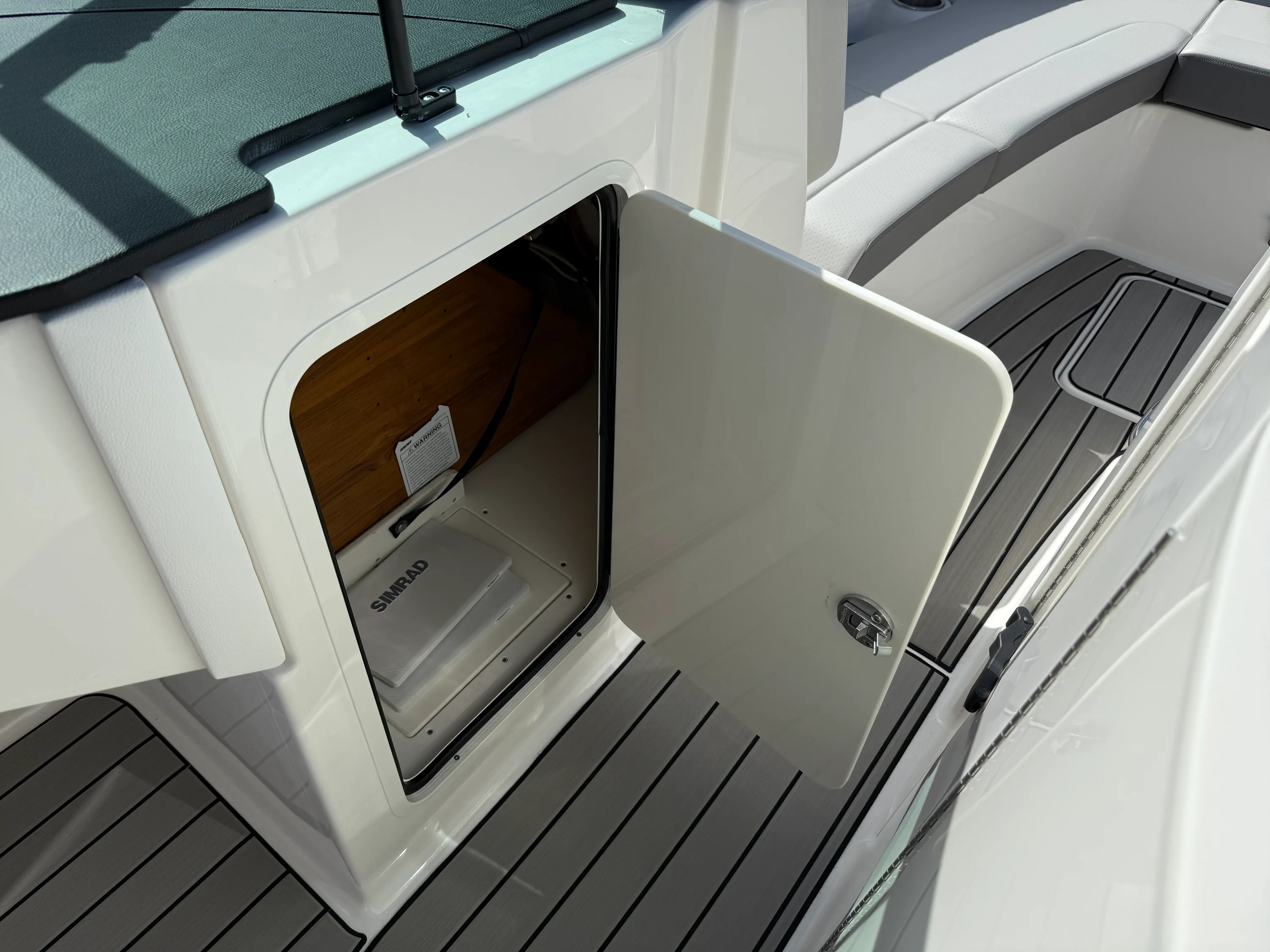 2025 Sea Ray SDX 270 Outboard Image Thumbnail #42