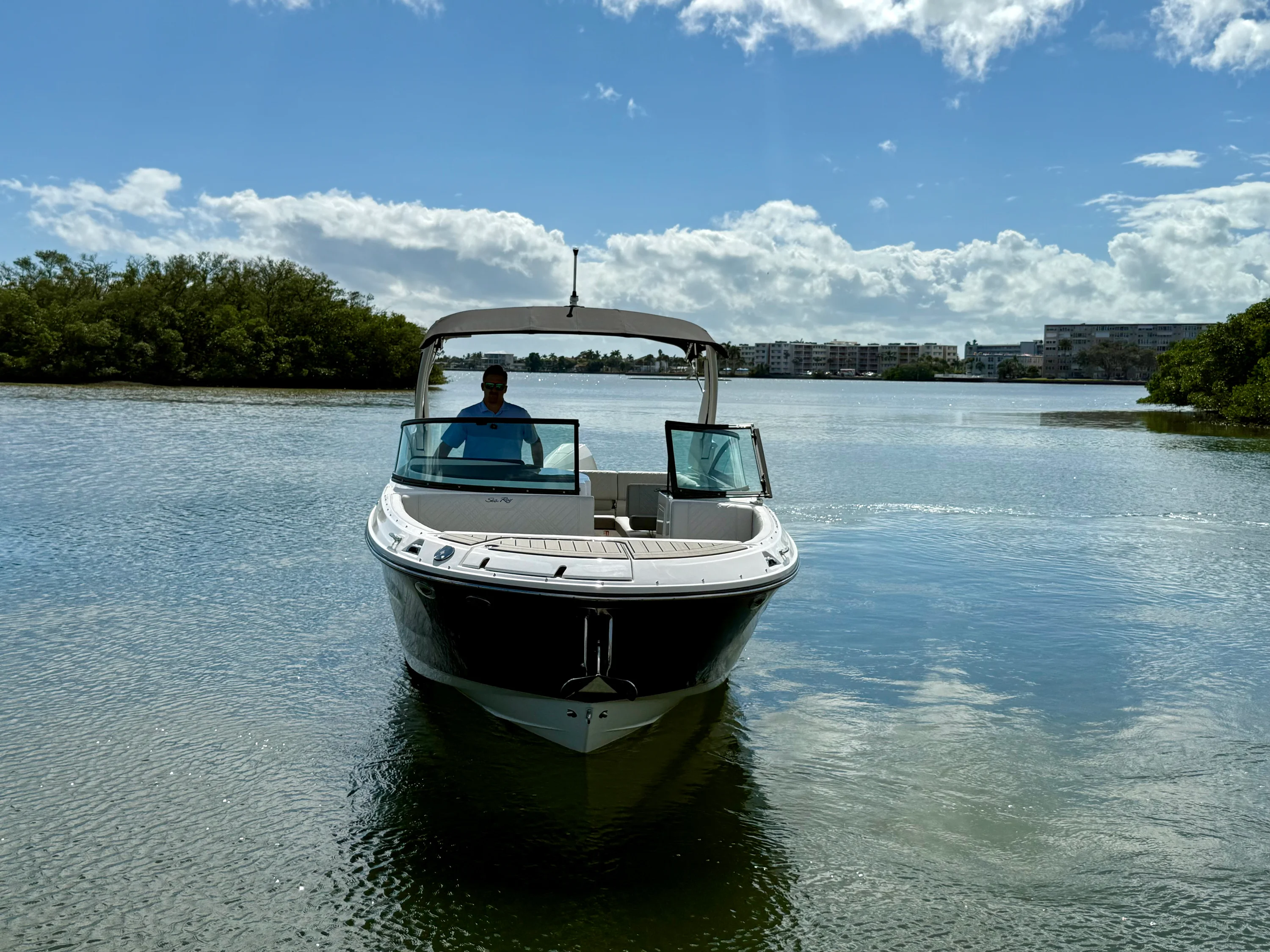 2025 Sea Ray SDX 270 Outboard Image Thumbnail #25