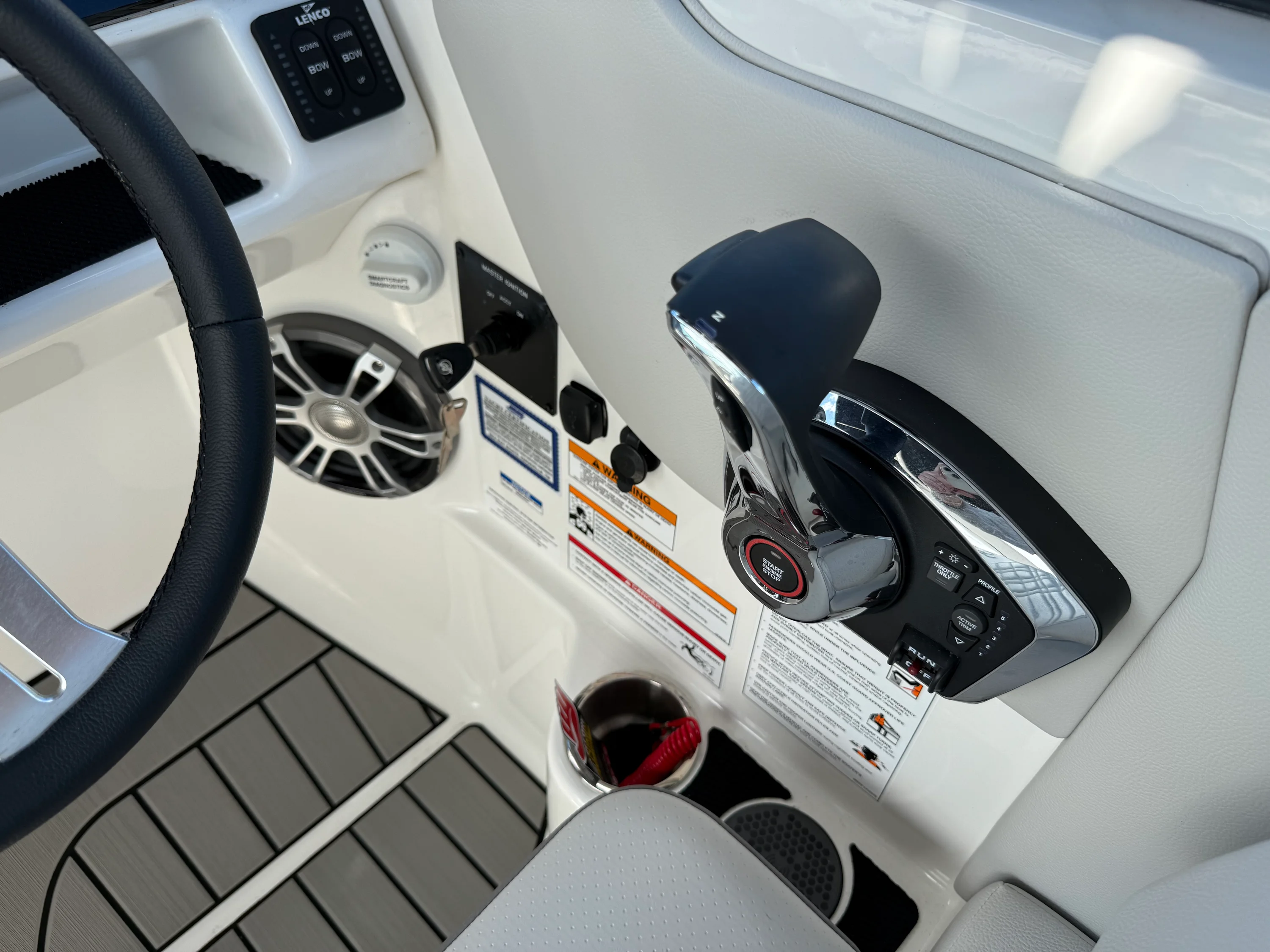 2025 Sea Ray SDX 270 Outboard Image Thumbnail #40