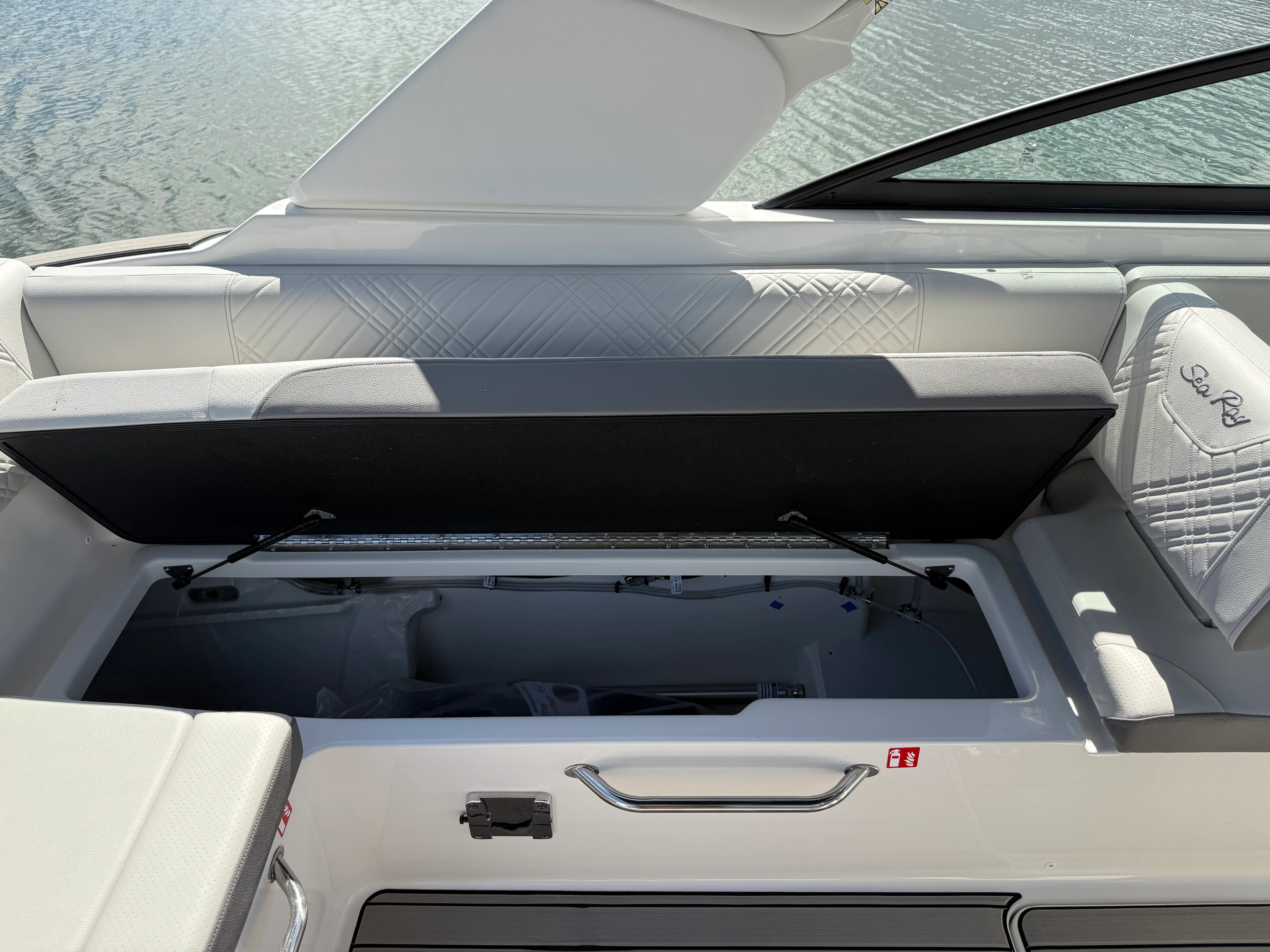 2025 Sea Ray SDX 270 Outboard Image Thumbnail #35