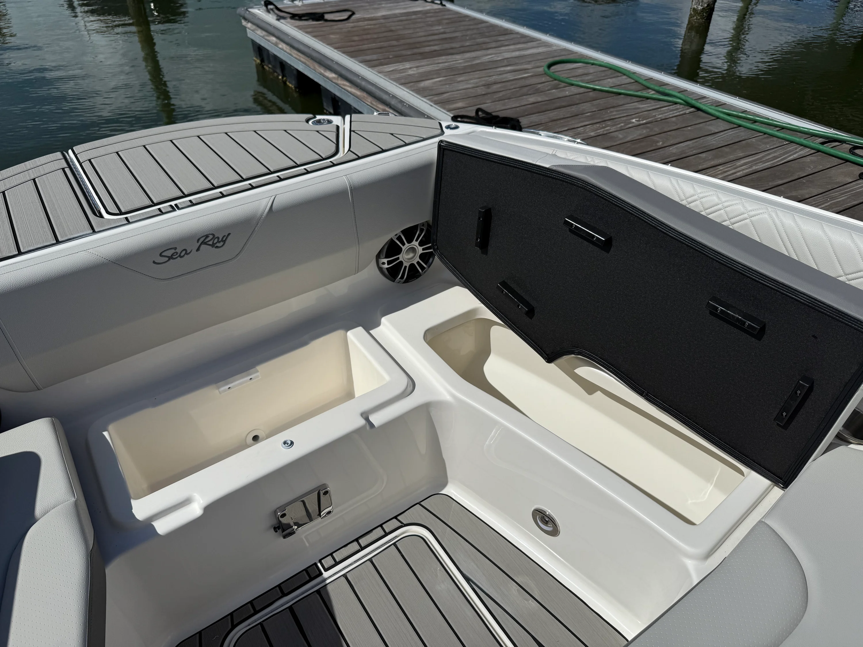 2025 Sea Ray SDX 270 Outboard Image Thumbnail #48