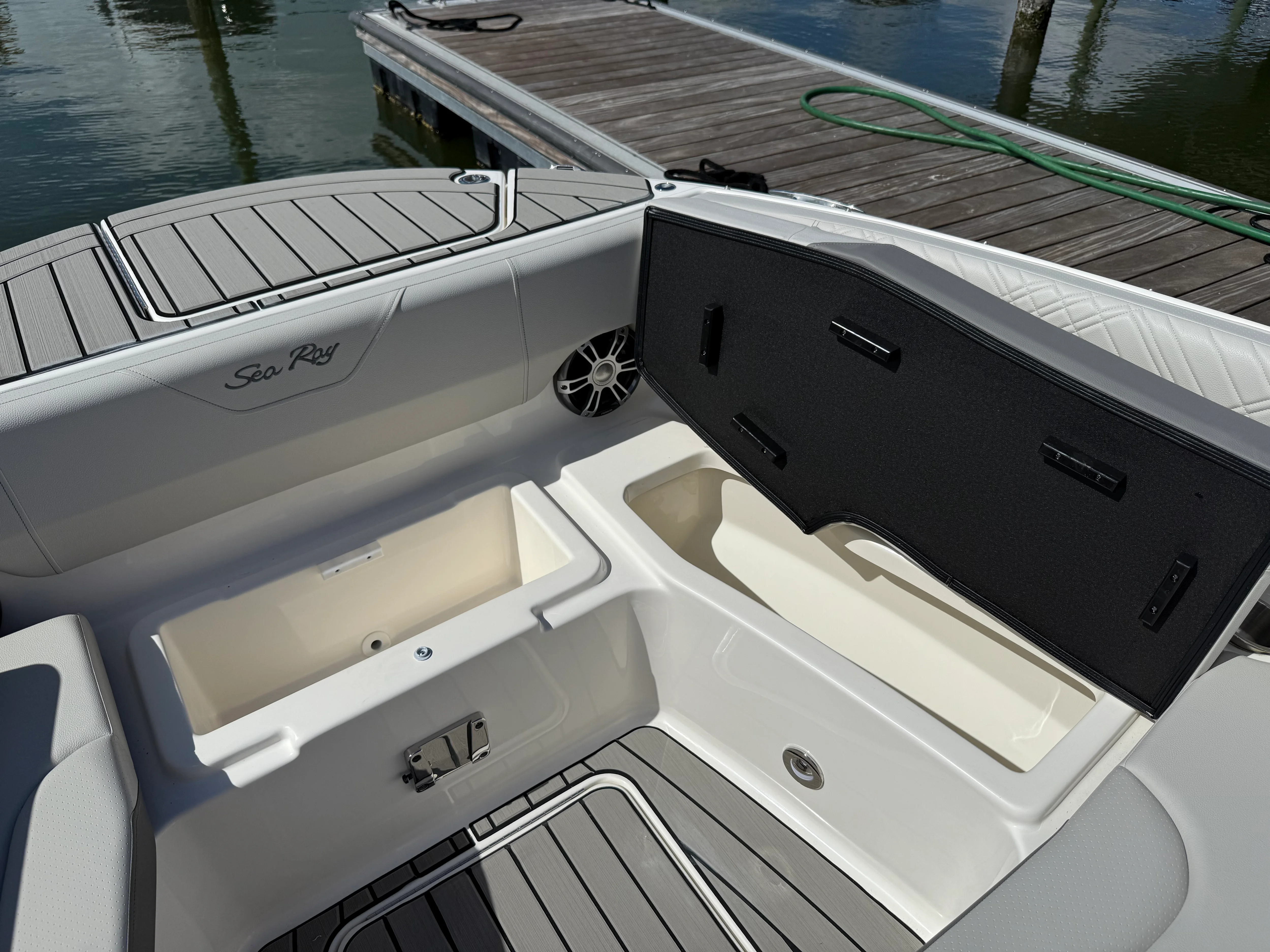 2025 Sea Ray SDX 270 Outboard Image Thumbnail #48