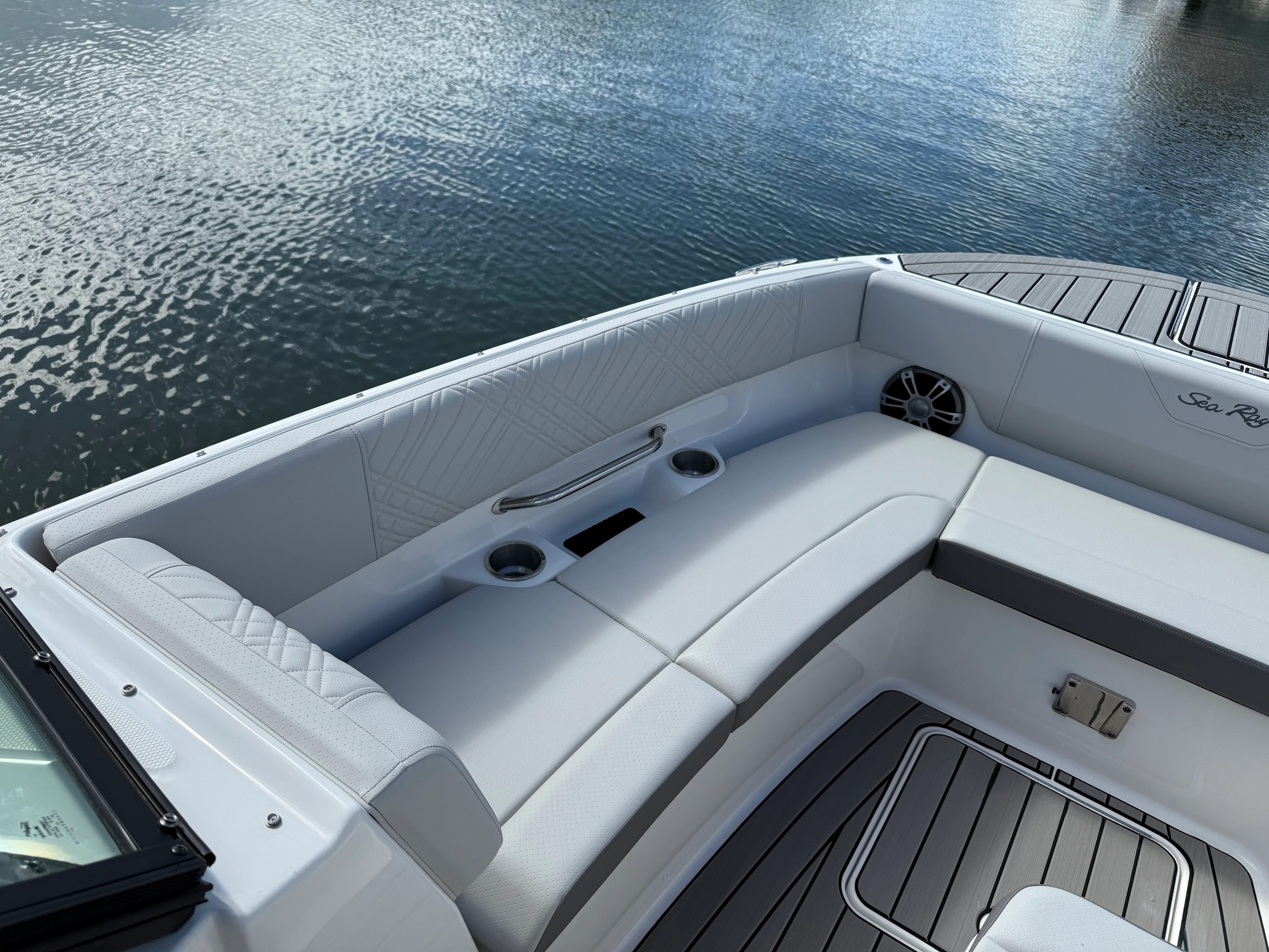 2025 Sea Ray SDX 270 Outboard Image Thumbnail #44