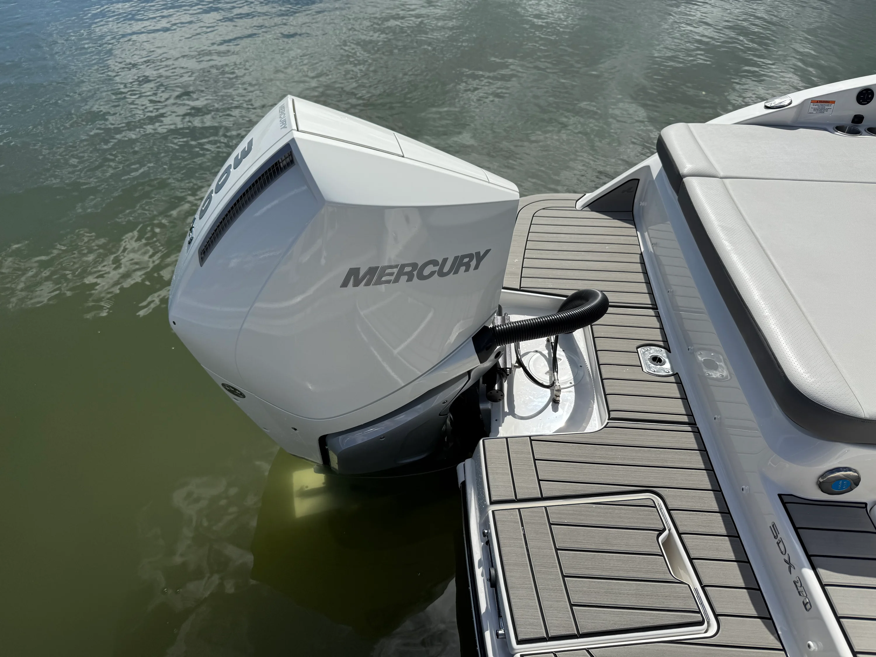 2025 Sea Ray SDX 270 Outboard Image Thumbnail #27