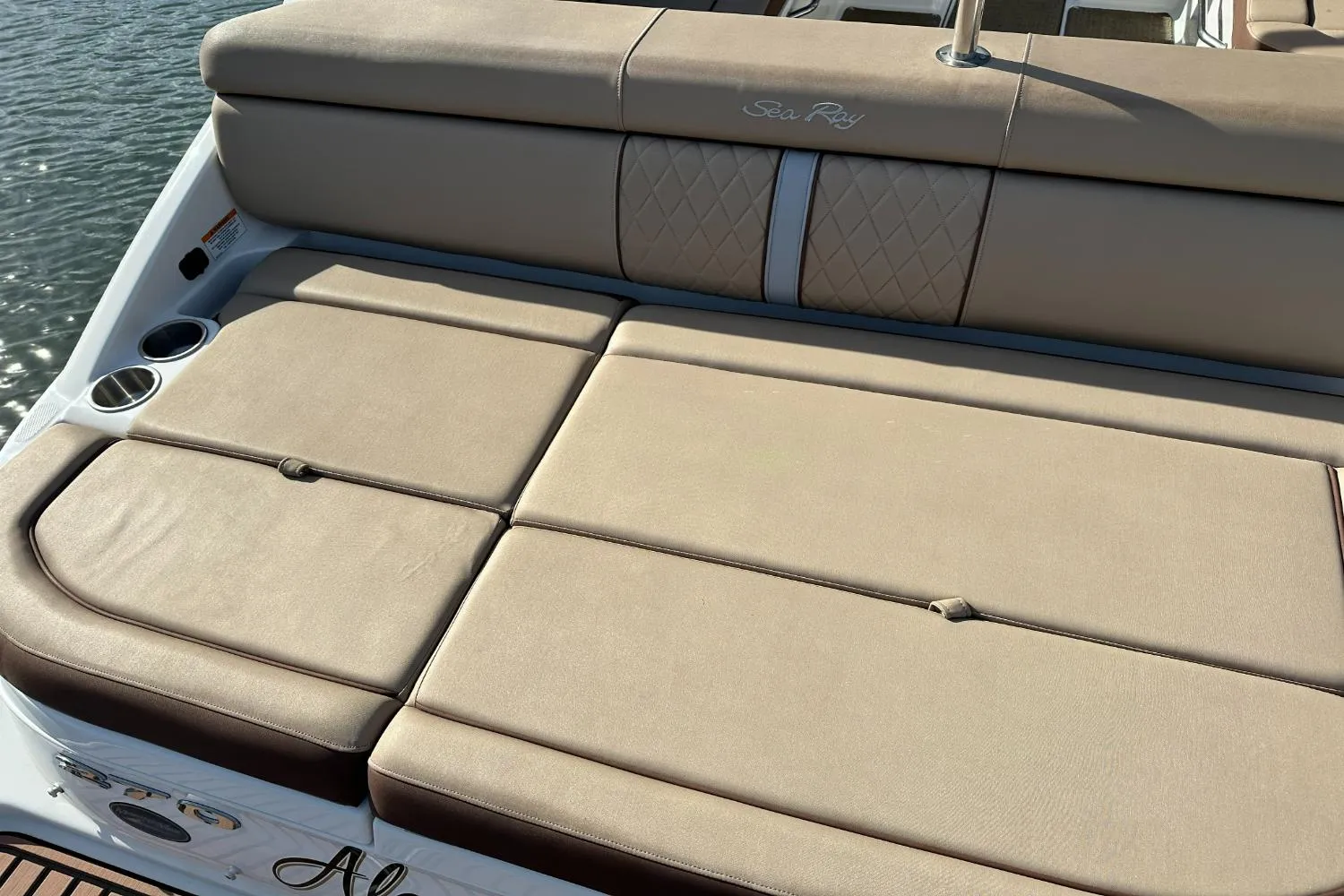 2016 Sea Ray 270 Sundeck Outboard Image Thumbnail #37