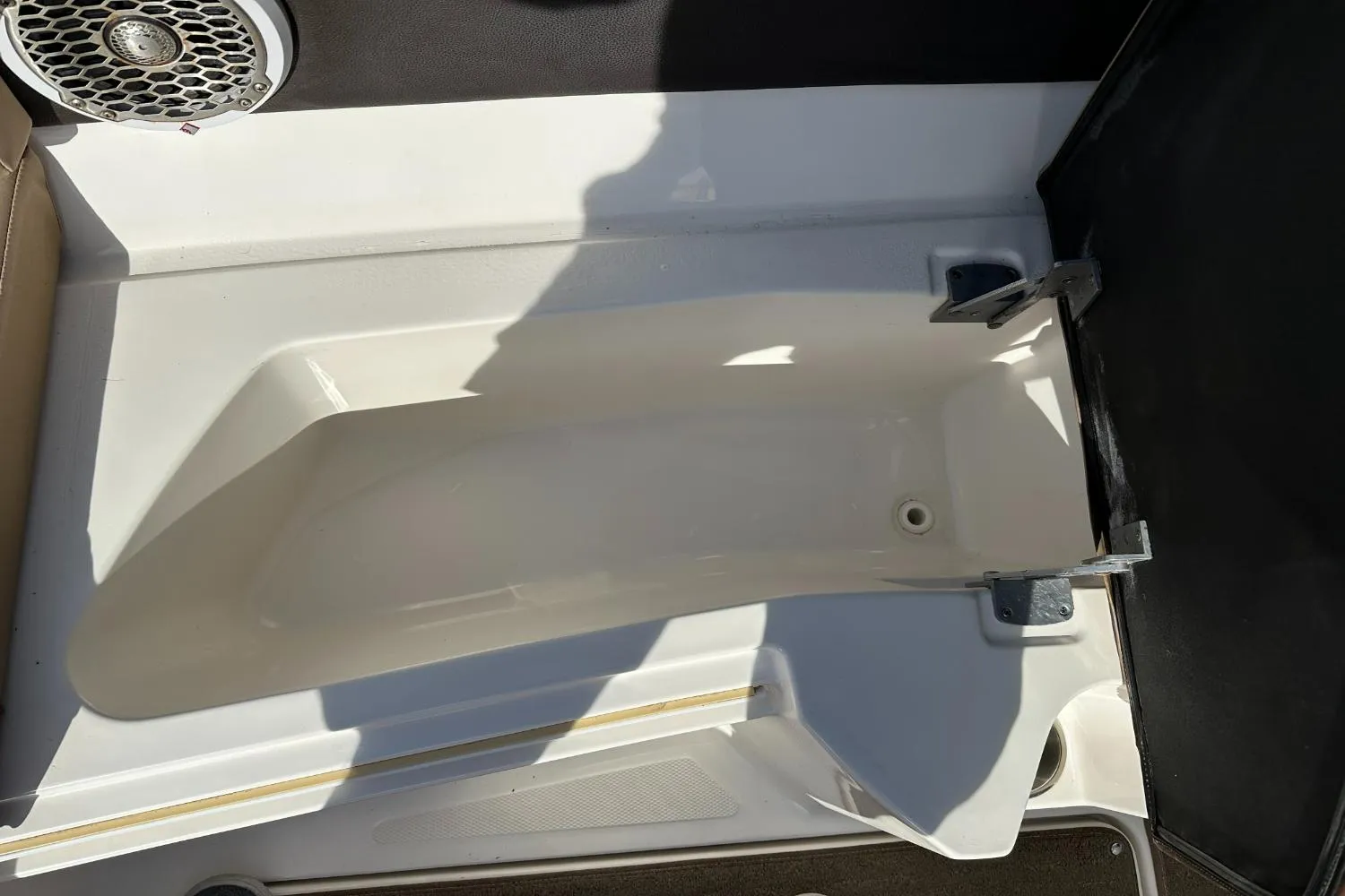 2016 Sea Ray 270 Sundeck Outboard Image Thumbnail #66