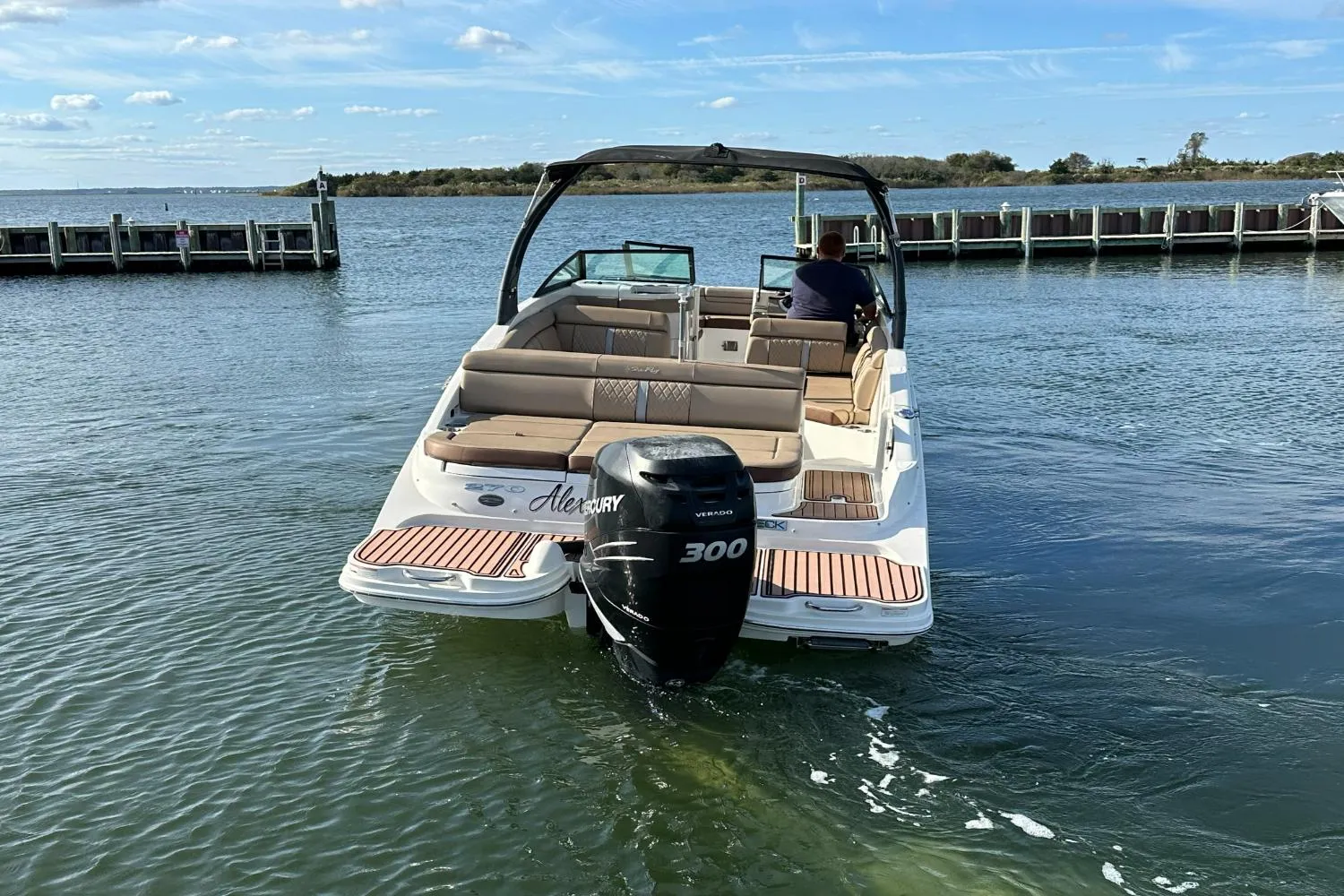 2016 Sea Ray 270 Sundeck Outboard Image Thumbnail #23