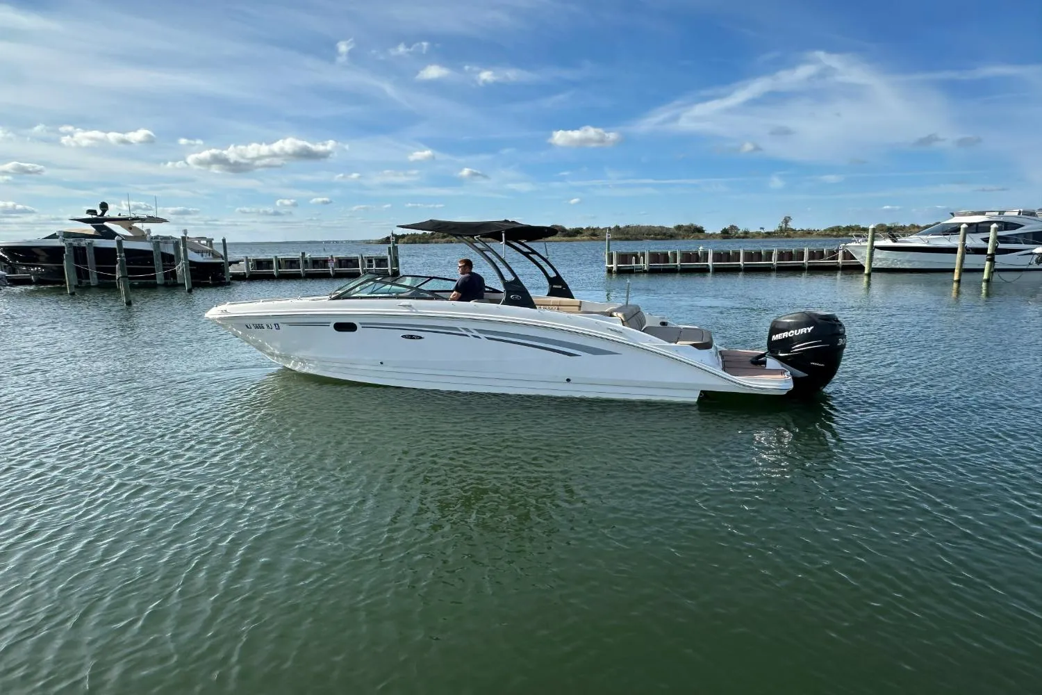 2016 Sea Ray 270 Sundeck Outboard Image Thumbnail #15