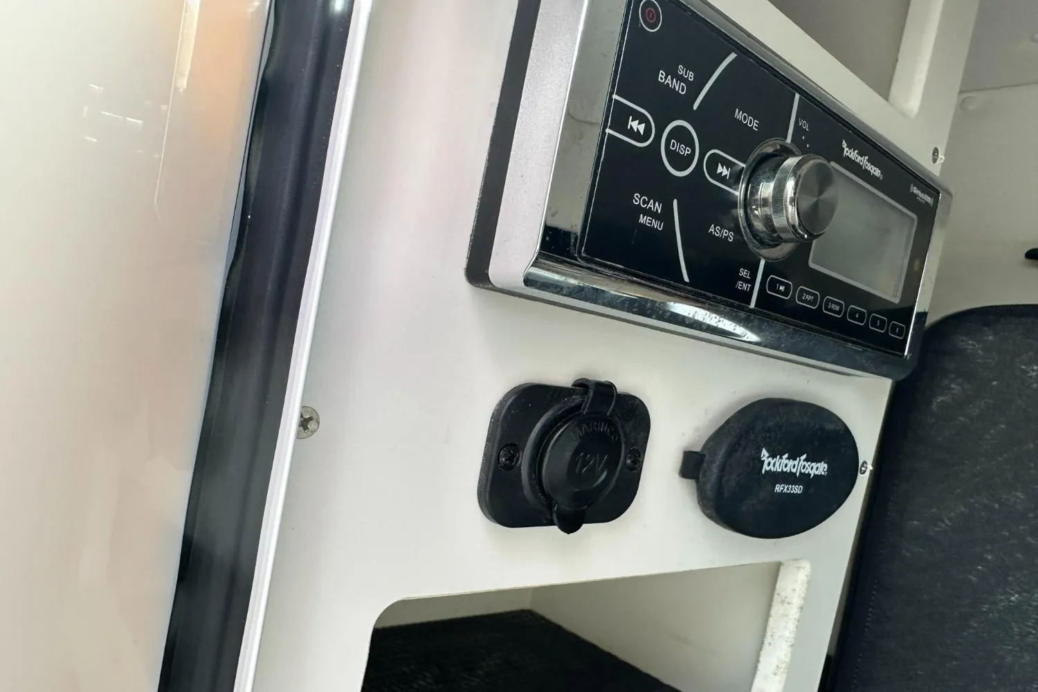 2016 Sea Ray 270 Sundeck Outboard Image Thumbnail #61