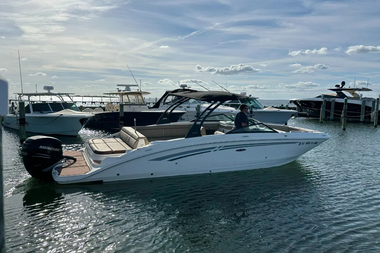 2016 Sea Ray 270 Sundeck Outboard Image Thumbnail #16