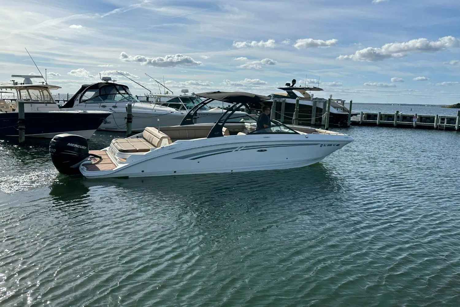 2016 Sea Ray 270 Sundeck Outboard Image Thumbnail #17