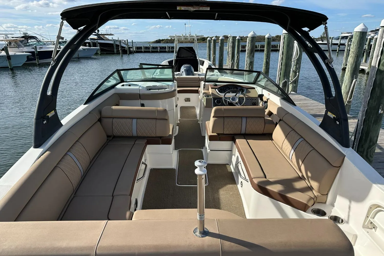 2016 Sea Ray 270 Sundeck Outboard Image Thumbnail #38