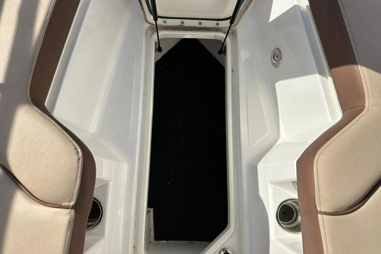 2016 Sea Ray 270 Sundeck Outboard Image Thumbnail #68