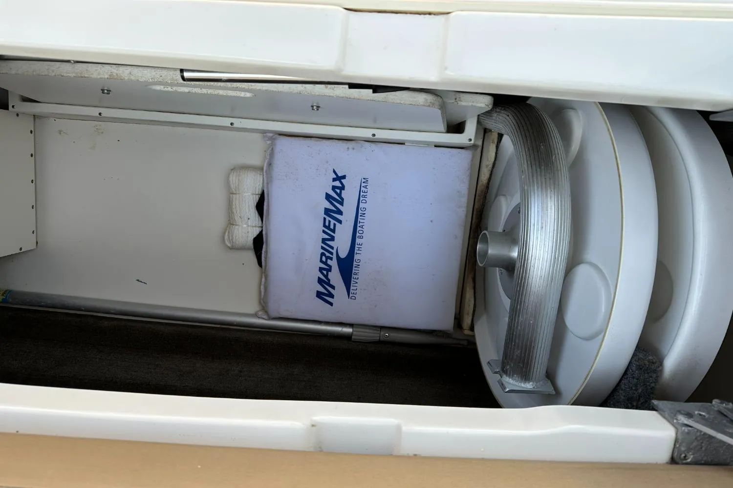 2016 Sea Ray 270 Sundeck Outboard Image Thumbnail #48