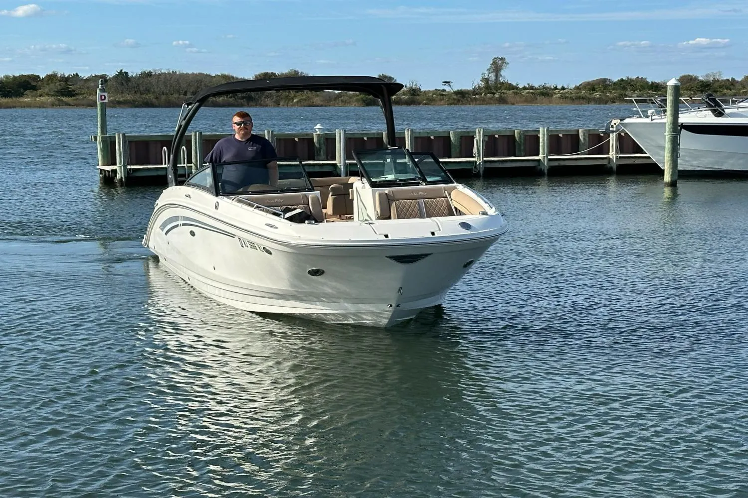 2016 Sea Ray 270 Sundeck Outboard Image Thumbnail #12