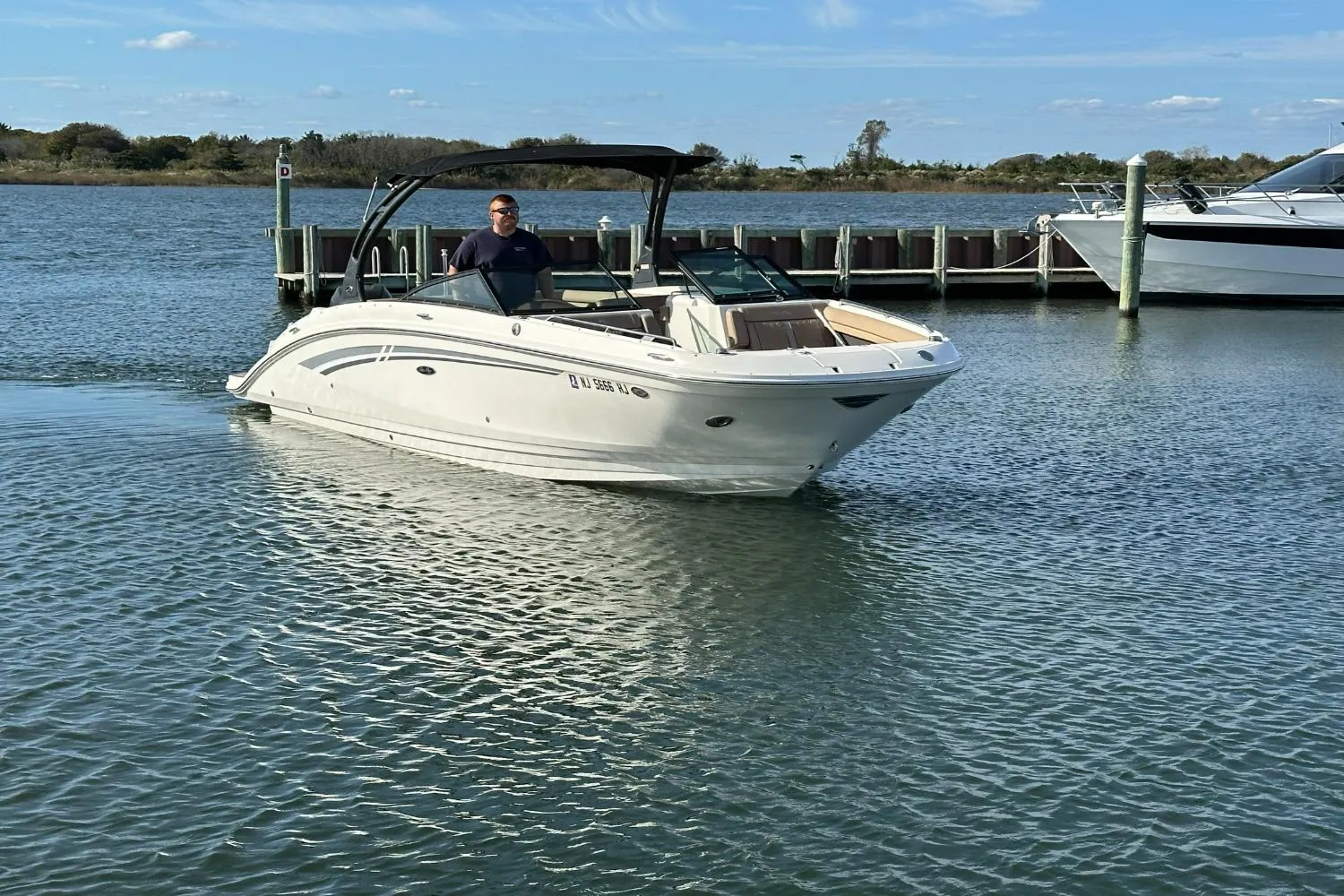 2016 Sea Ray 270 Sundeck Outboard Image Thumbnail #11