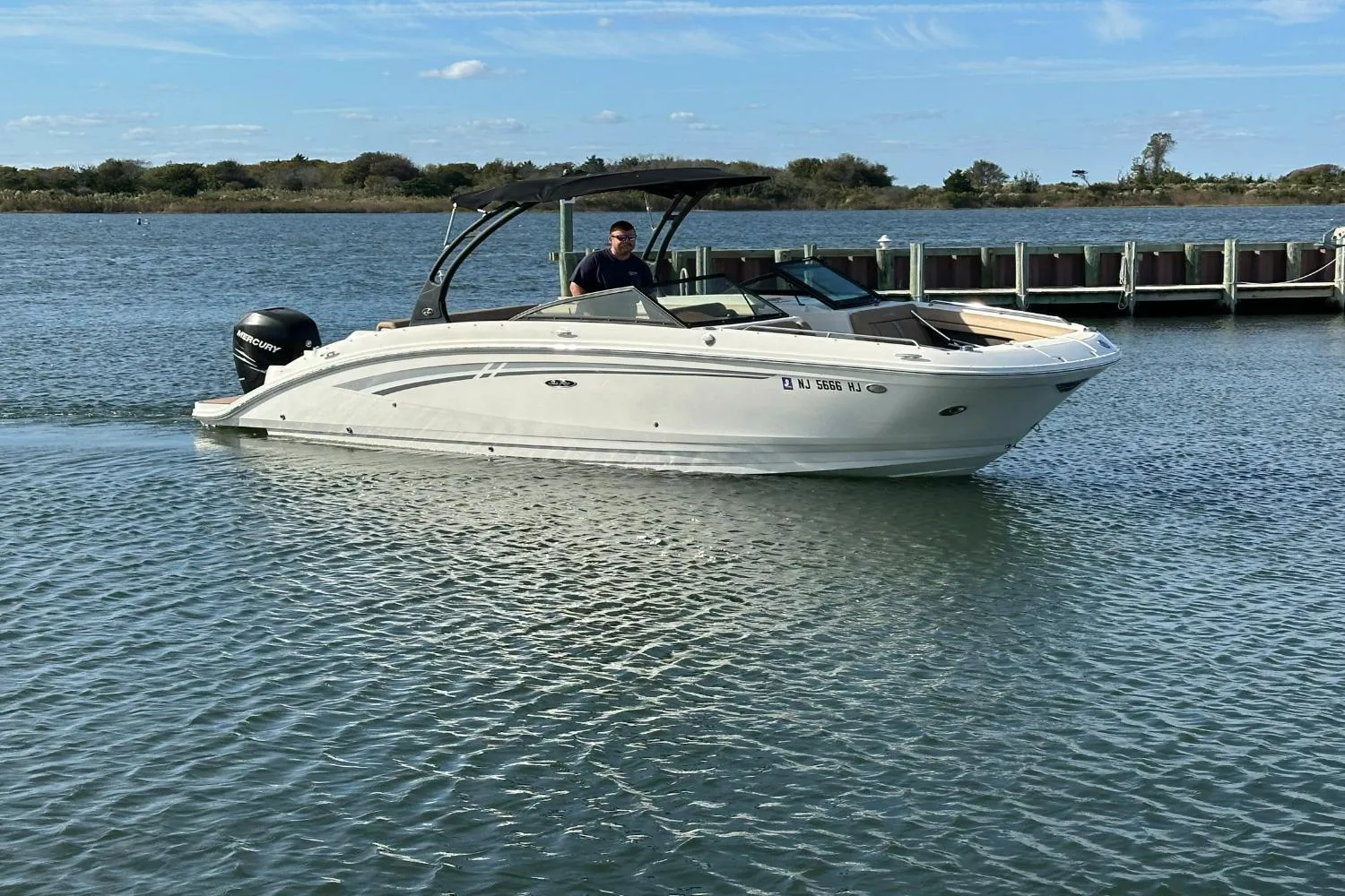 2016 Sea Ray 270 Sundeck Outboard Image Thumbnail #22