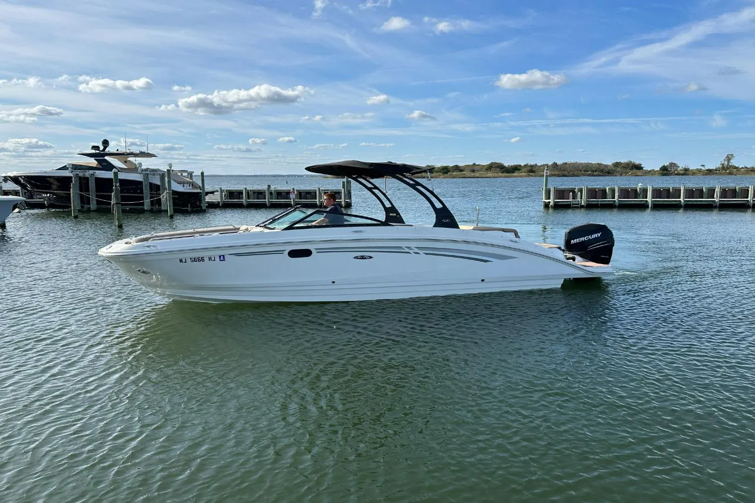 2016 Sea Ray 270 Sundeck Outboard Image Thumbnail #1