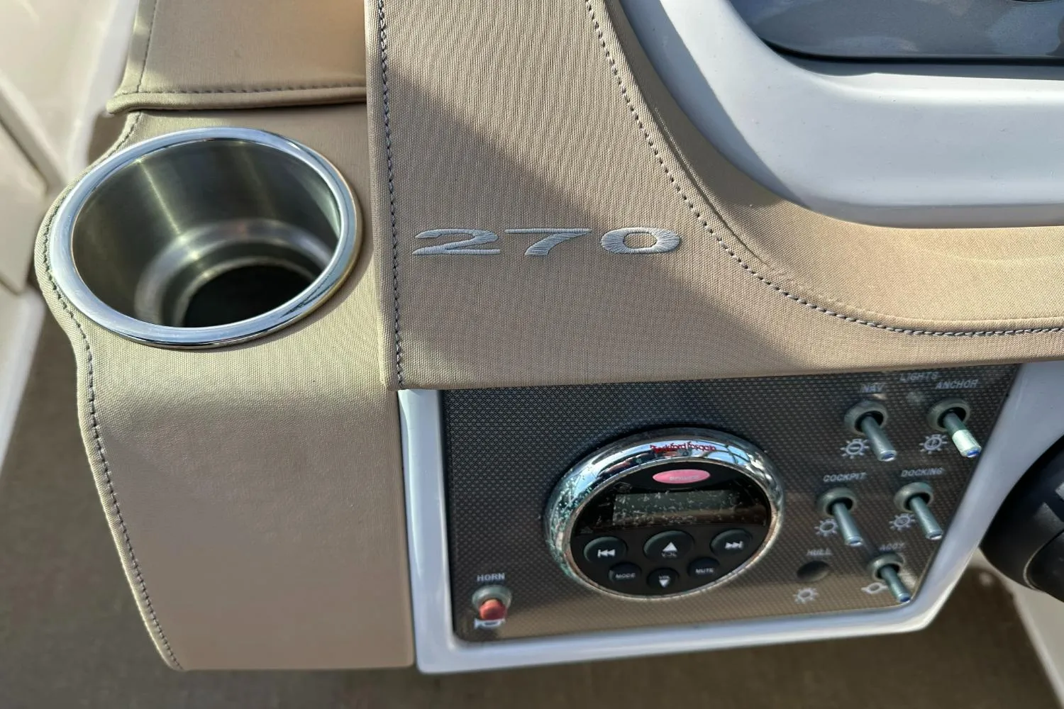 2016 Sea Ray 270 Sundeck Outboard Image Thumbnail #59