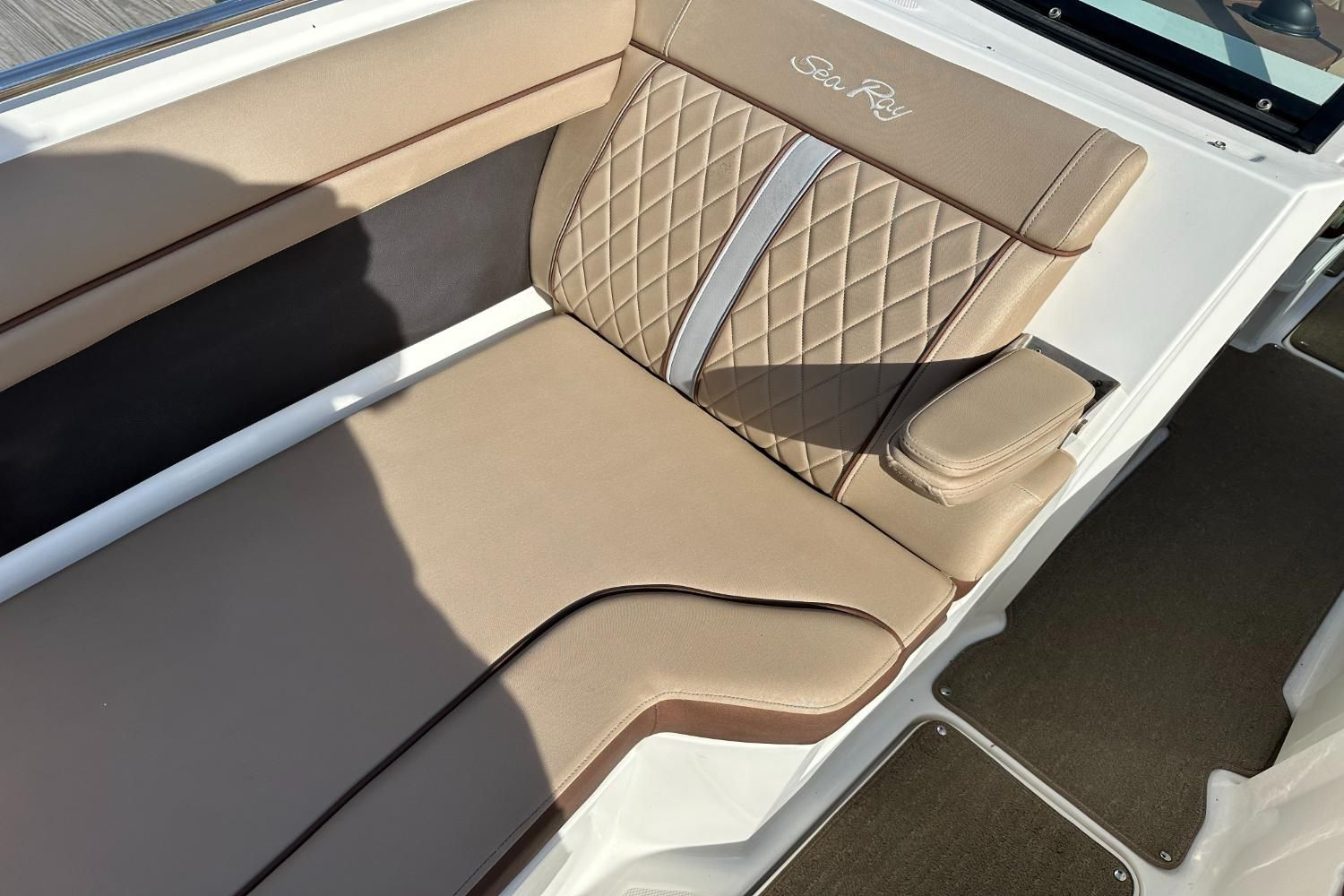 2016 Sea Ray 270 Sundeck Outboard Image Thumbnail #65