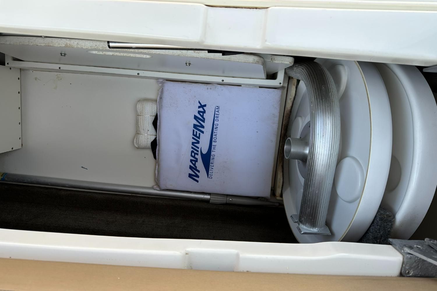 2016 Sea Ray 270 Sundeck Outboard Image Thumbnail #48