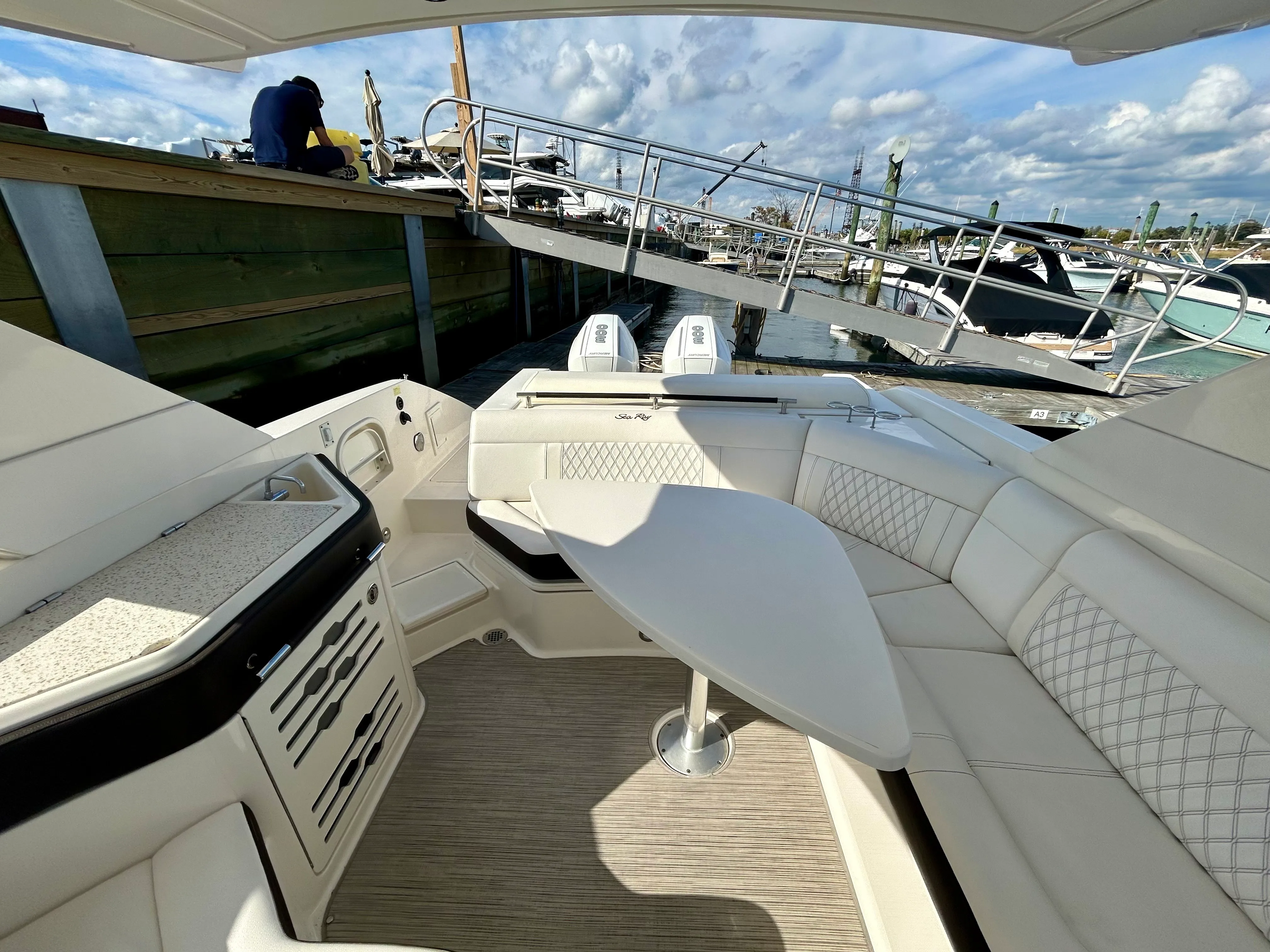 2020 Sea Ray SLX 310 OB Image Thumbnail #12
