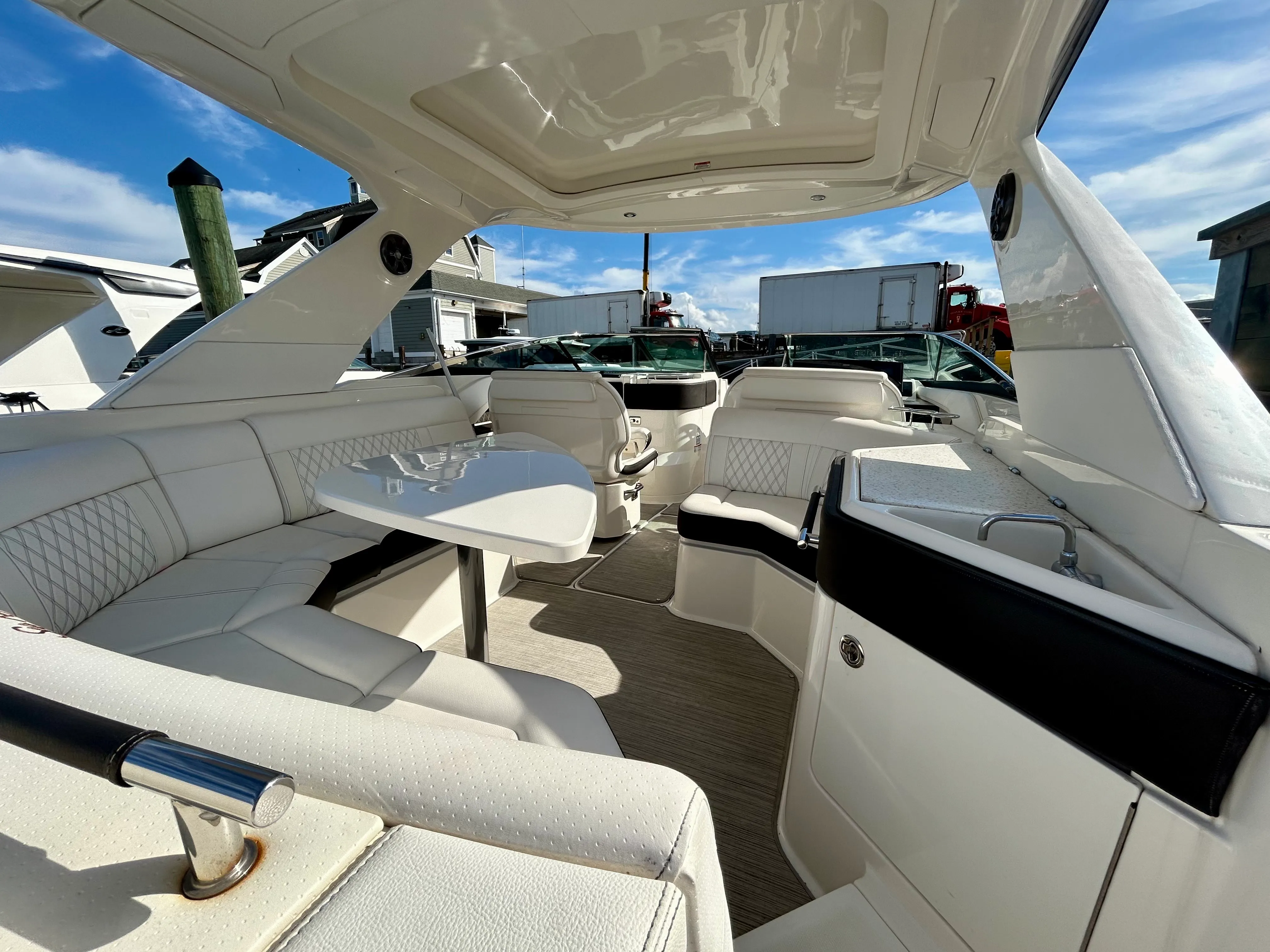 2020 Sea Ray SLX 310 OB Image Thumbnail #10