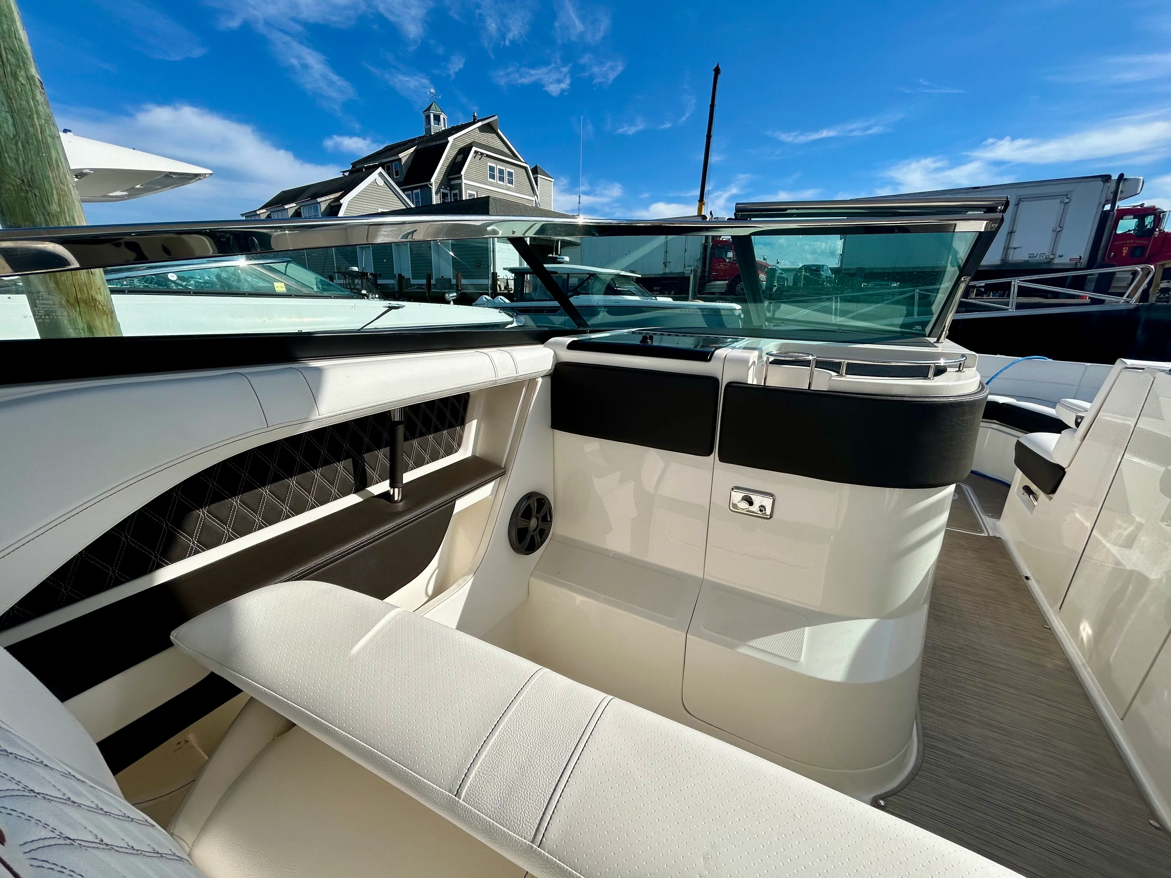 2020 Sea Ray SLX 310 OB Image Thumbnail #16
