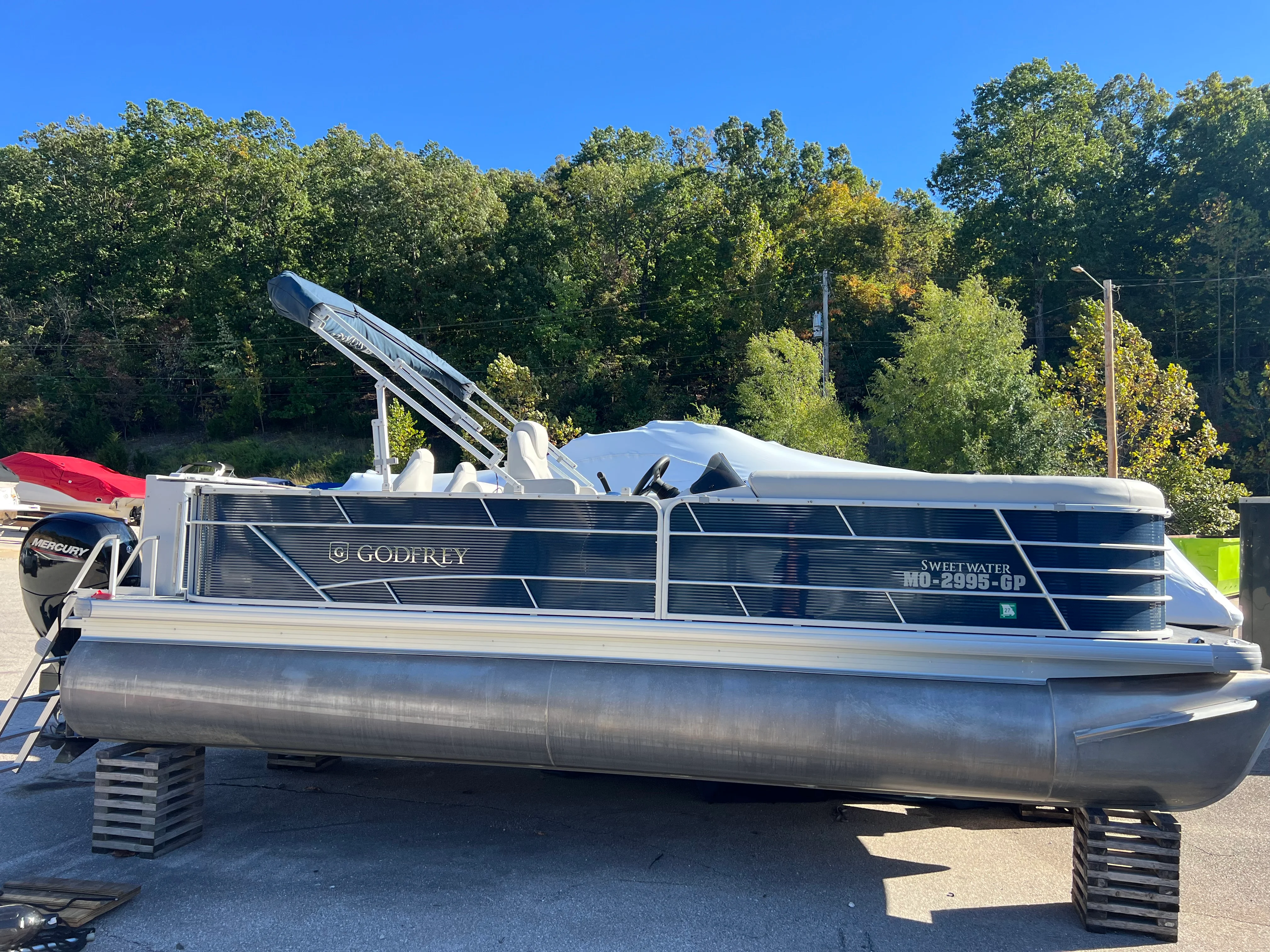 2021 Godfrey SWEETWATER 2286 FS Image Thumbnail #3