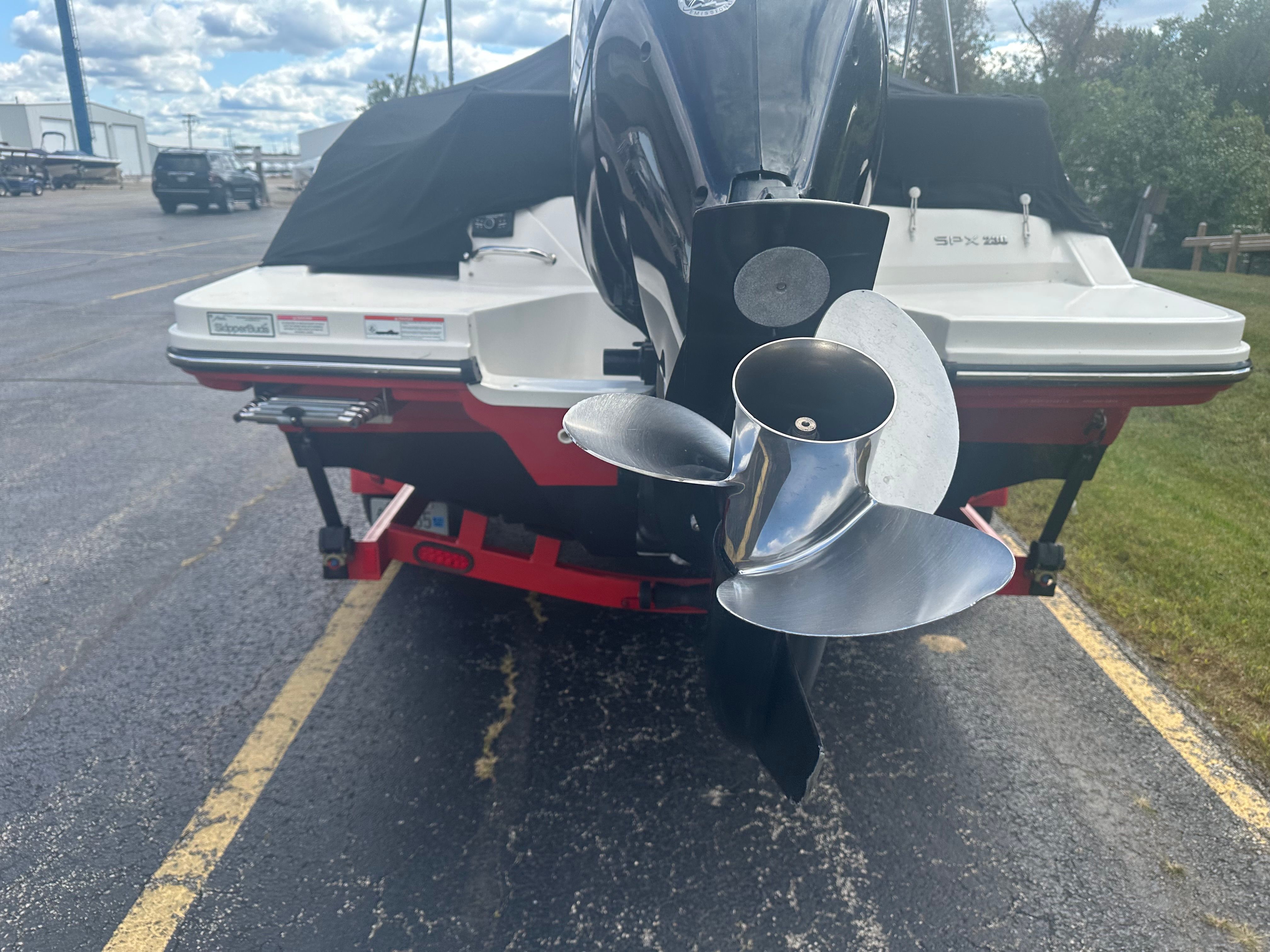 2018 Sea Ray SPXO 230 Image Thumbnail #3