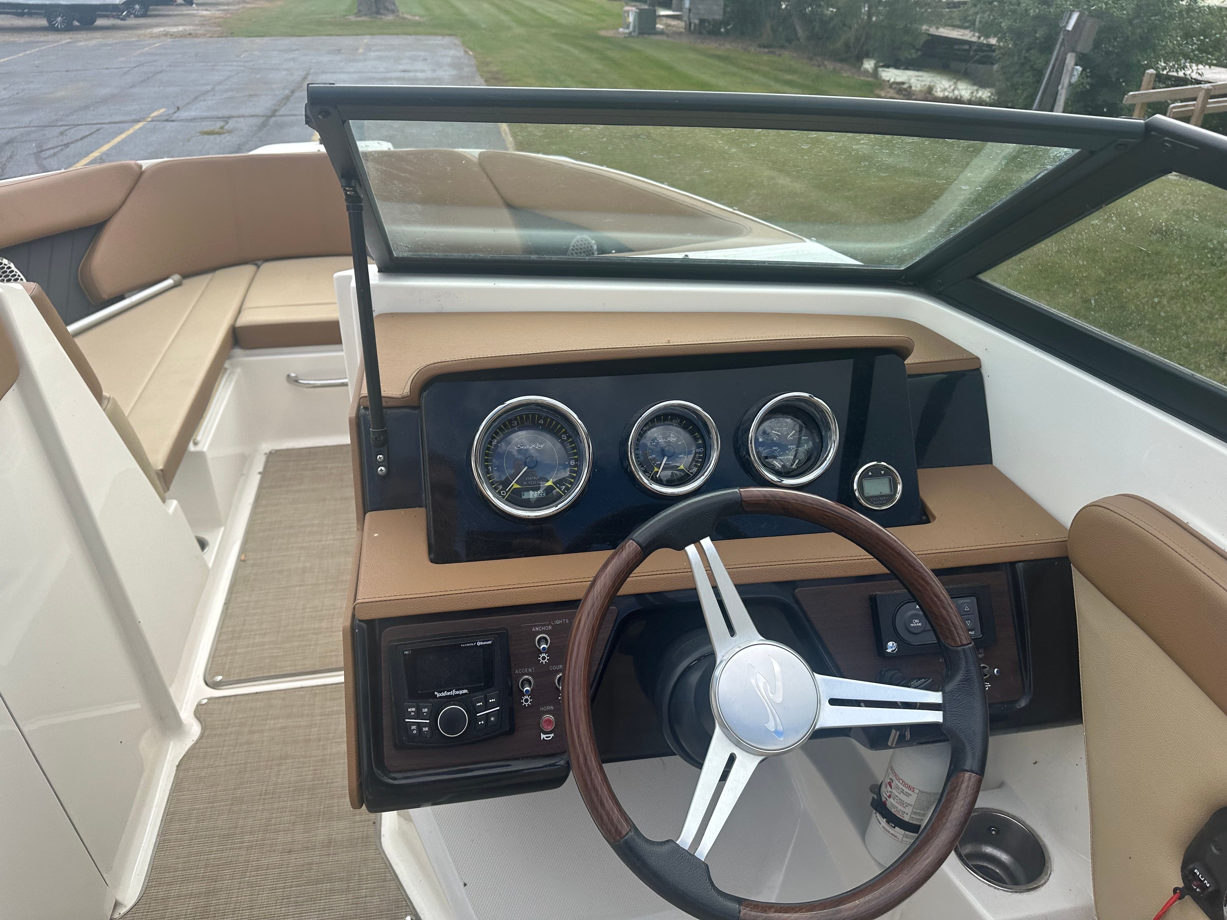 2018 Sea Ray SPXO 230 Image Thumbnail #5