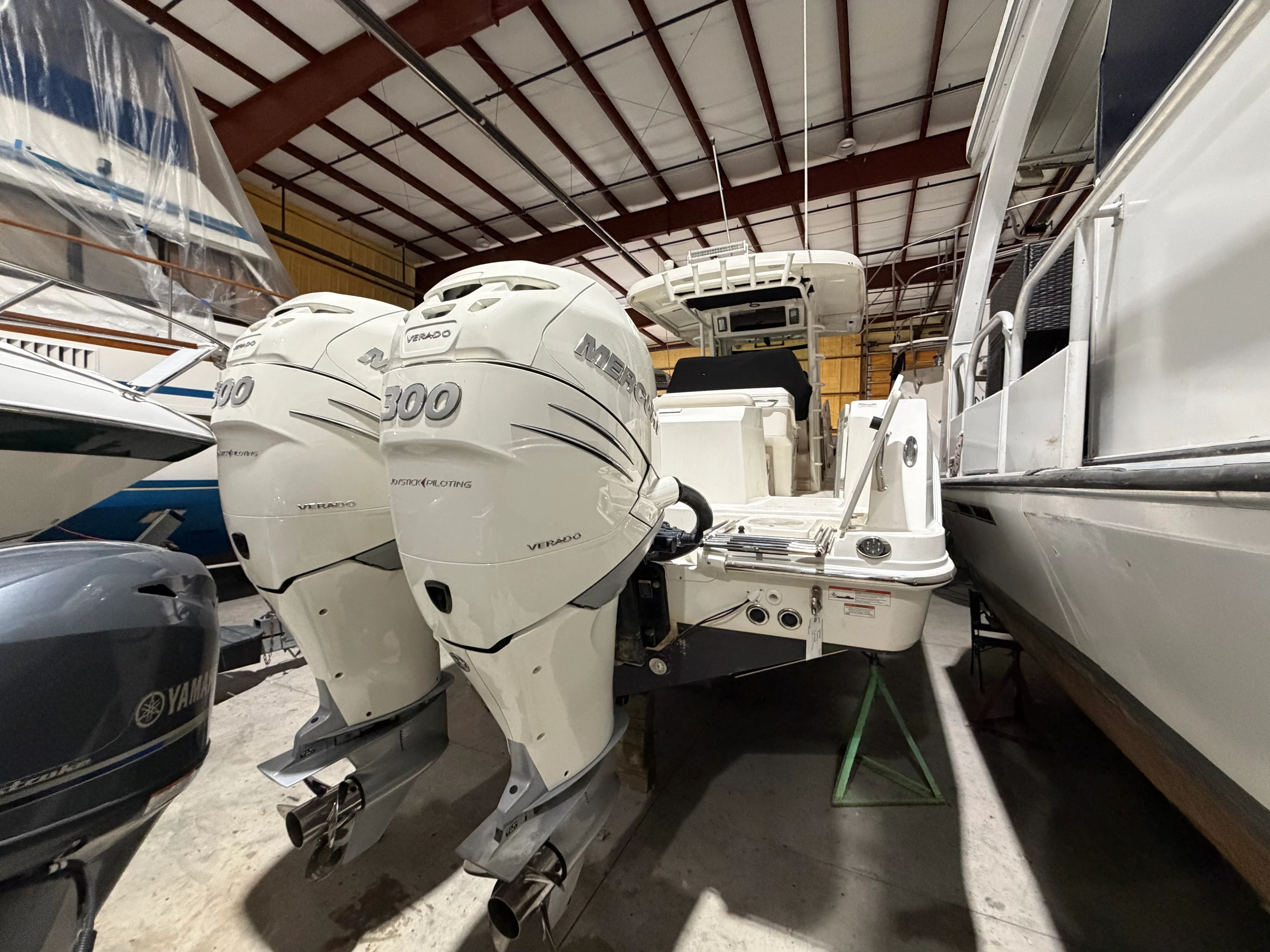 2018 Boston Whaler OUTRAGE 33 Image Thumbnail #19