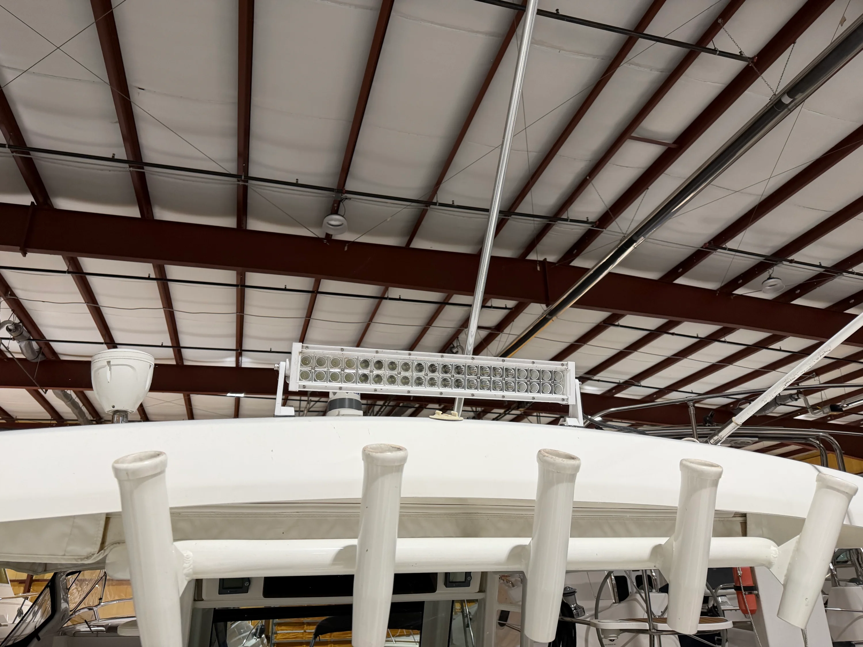 2018 Boston Whaler OUTRAGE 33 Image Thumbnail #36