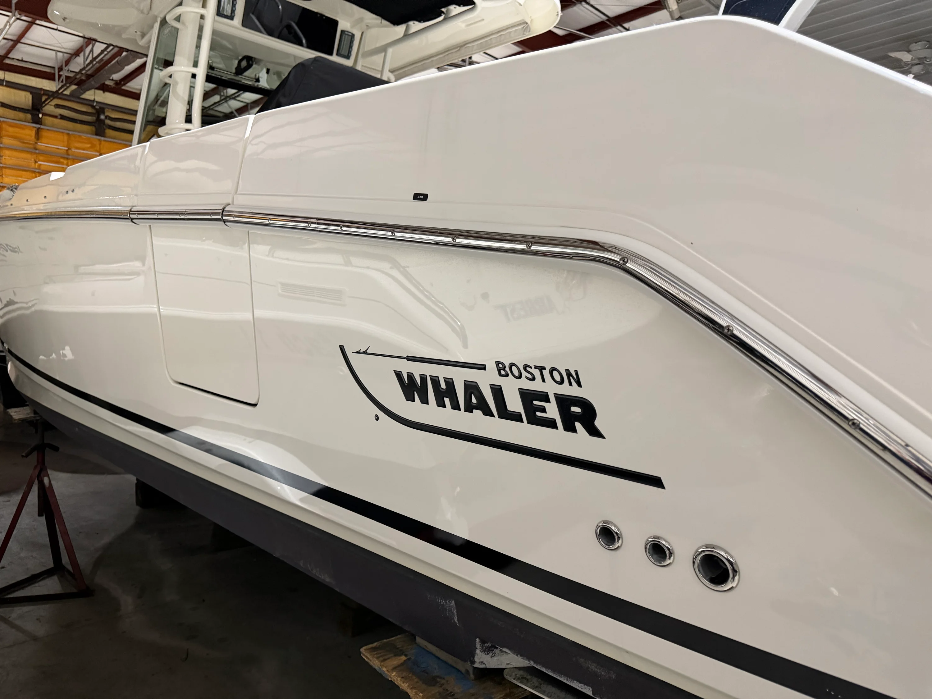 2018 Boston Whaler OUTRAGE 33 Image Thumbnail #39