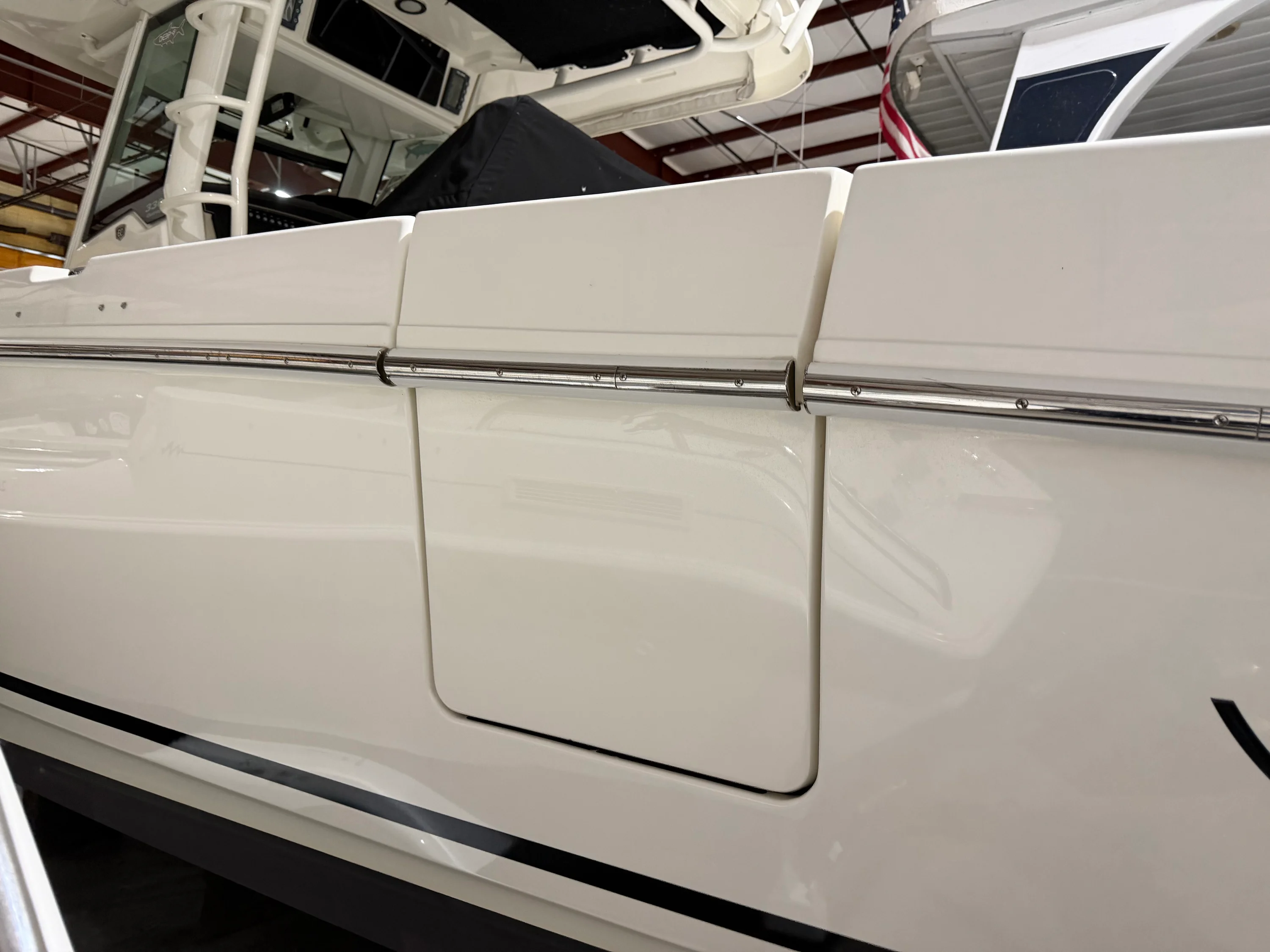 2018 Boston Whaler OUTRAGE 33 Image Thumbnail #40
