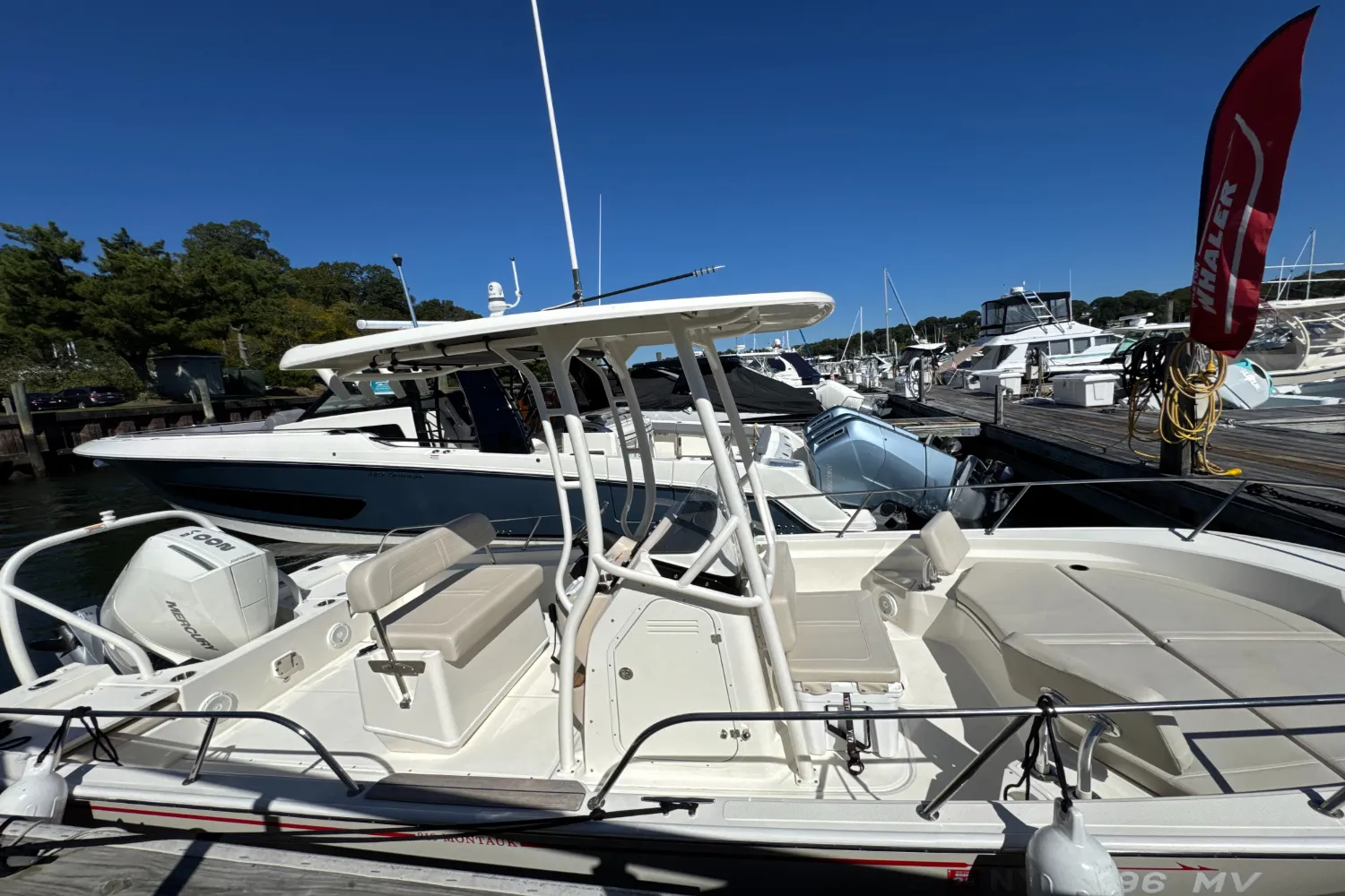 2024 Boston Whaler 210 Montauk Image Thumbnail #6