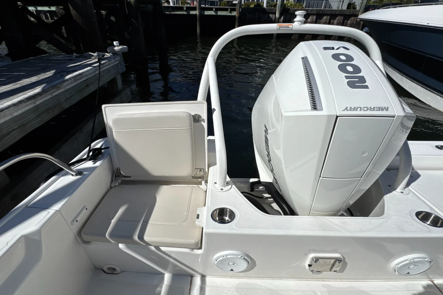 2024 Boston Whaler 210 Montauk Image Thumbnail #8