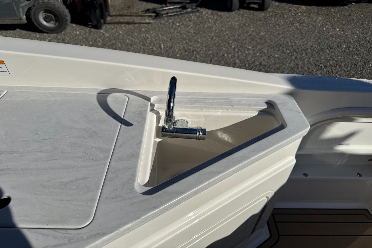 2023 Sea Ray SDX 290 Image Thumbnail #15