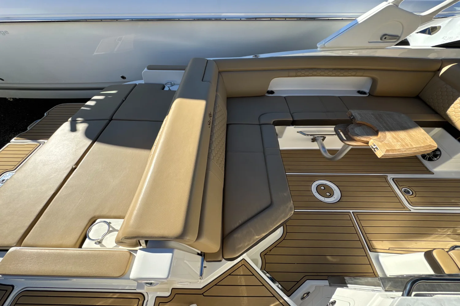 2023 Sea Ray SDX 290 Image Thumbnail #10