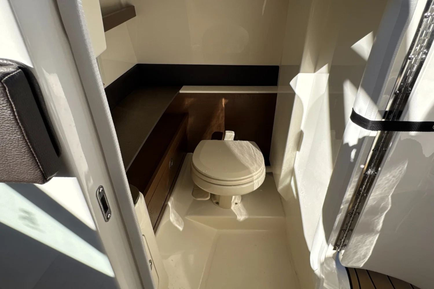 2023 Sea Ray SDX 290 Image Thumbnail #35