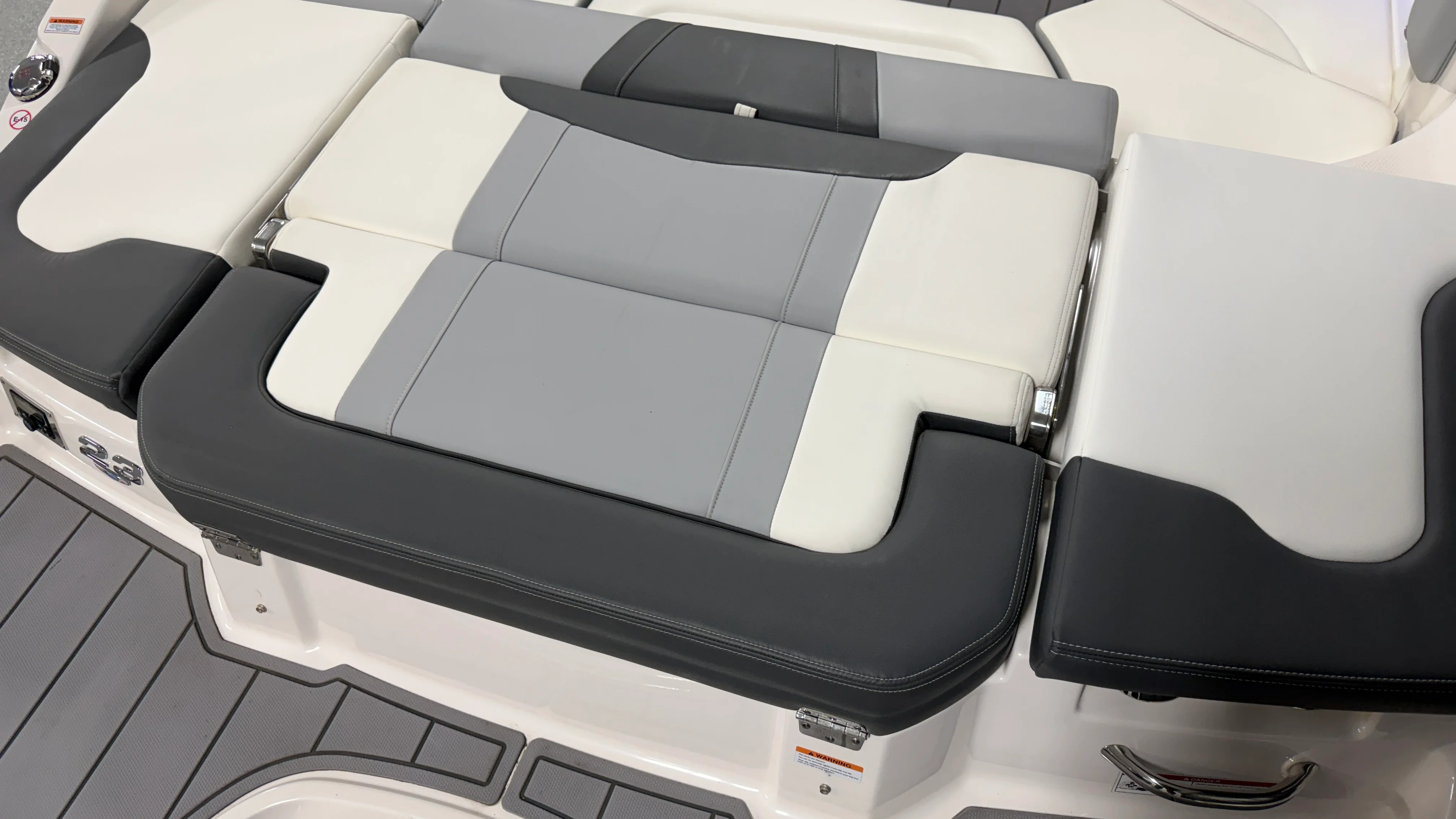 2023 Chaparral 23 SSI OB Image Thumbnail #18