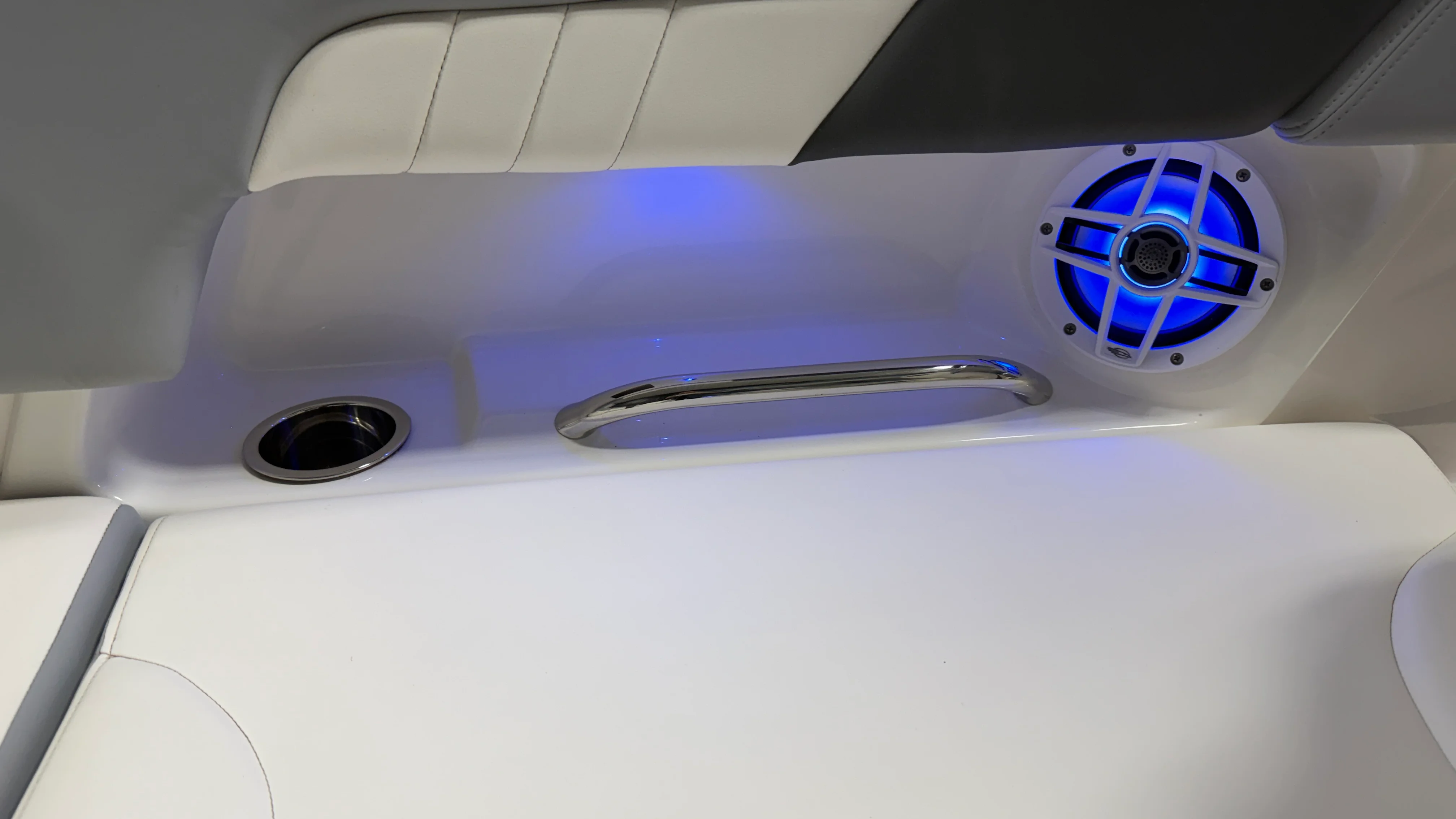 2023 Chaparral 23 SSI OB Image Thumbnail #31