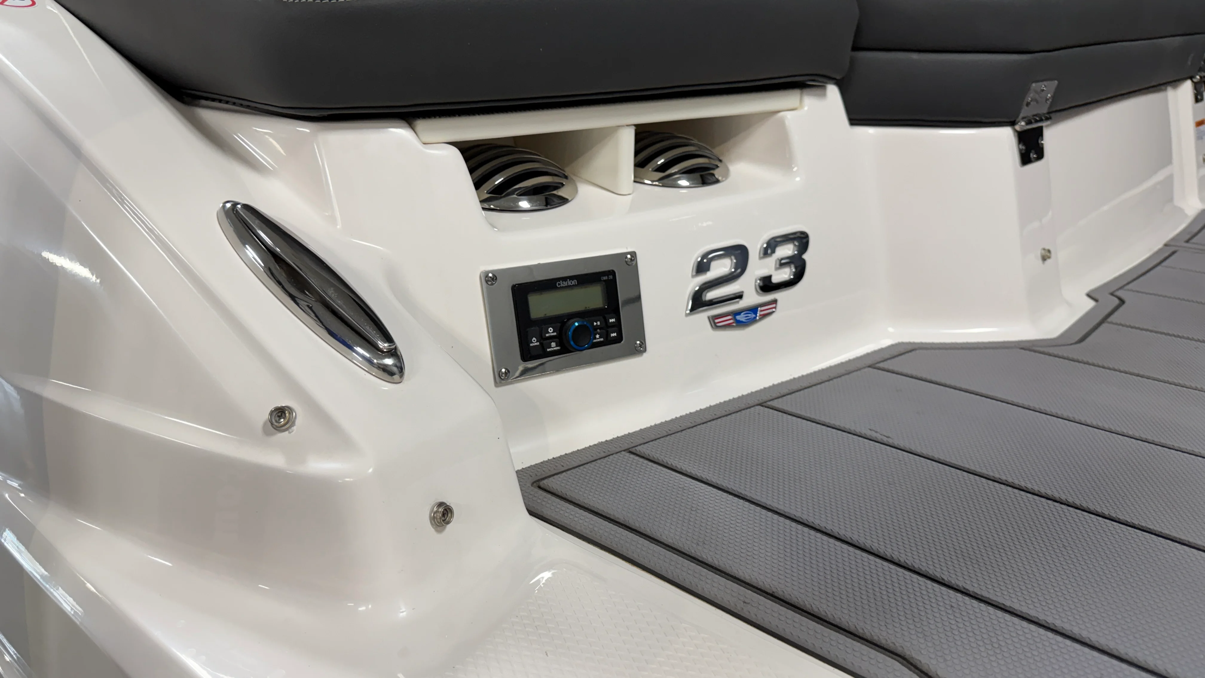 2023 Chaparral 23 SSI OB Image Thumbnail #13