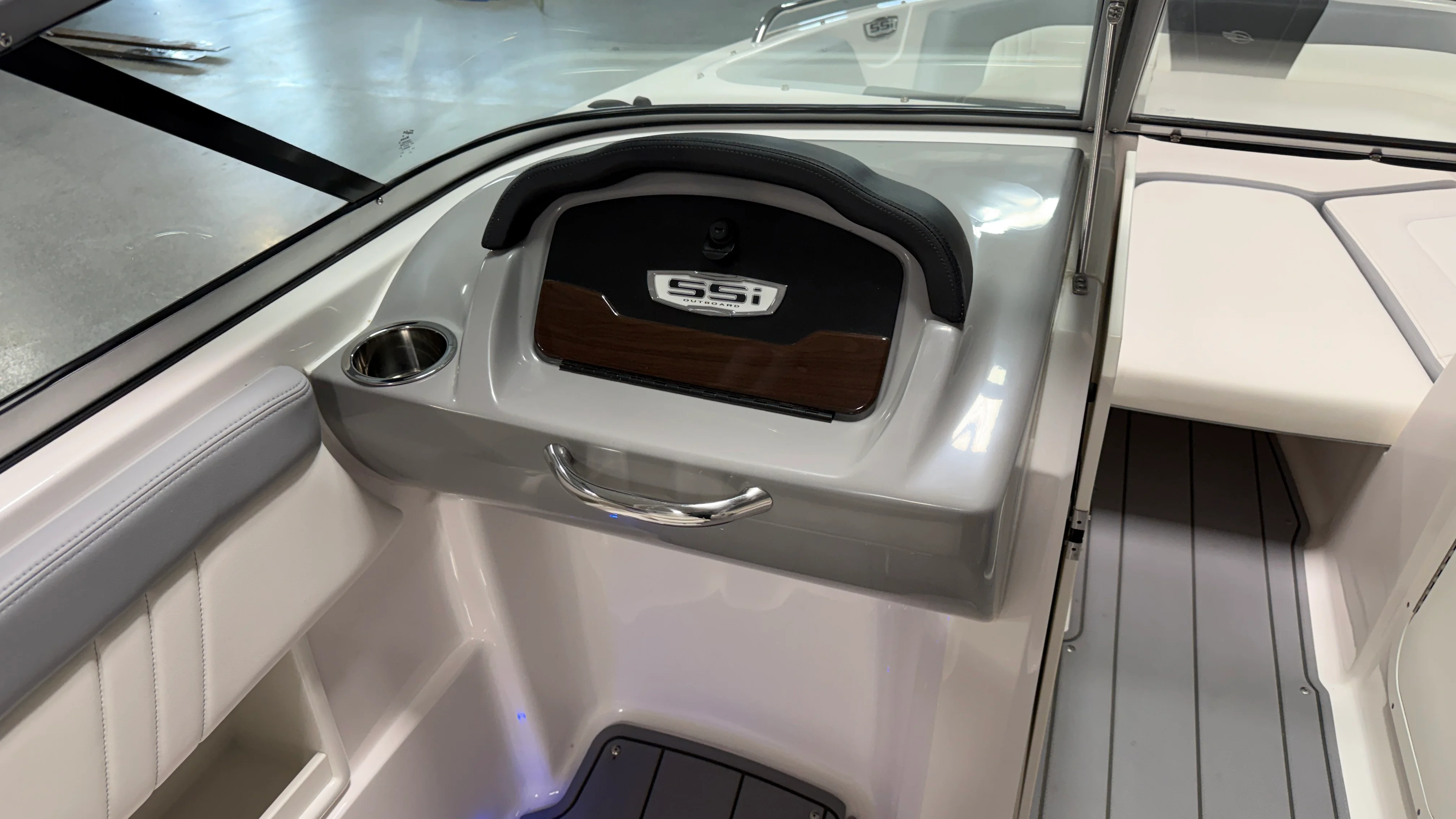 2023 Chaparral 23 SSI OB Image Thumbnail #47