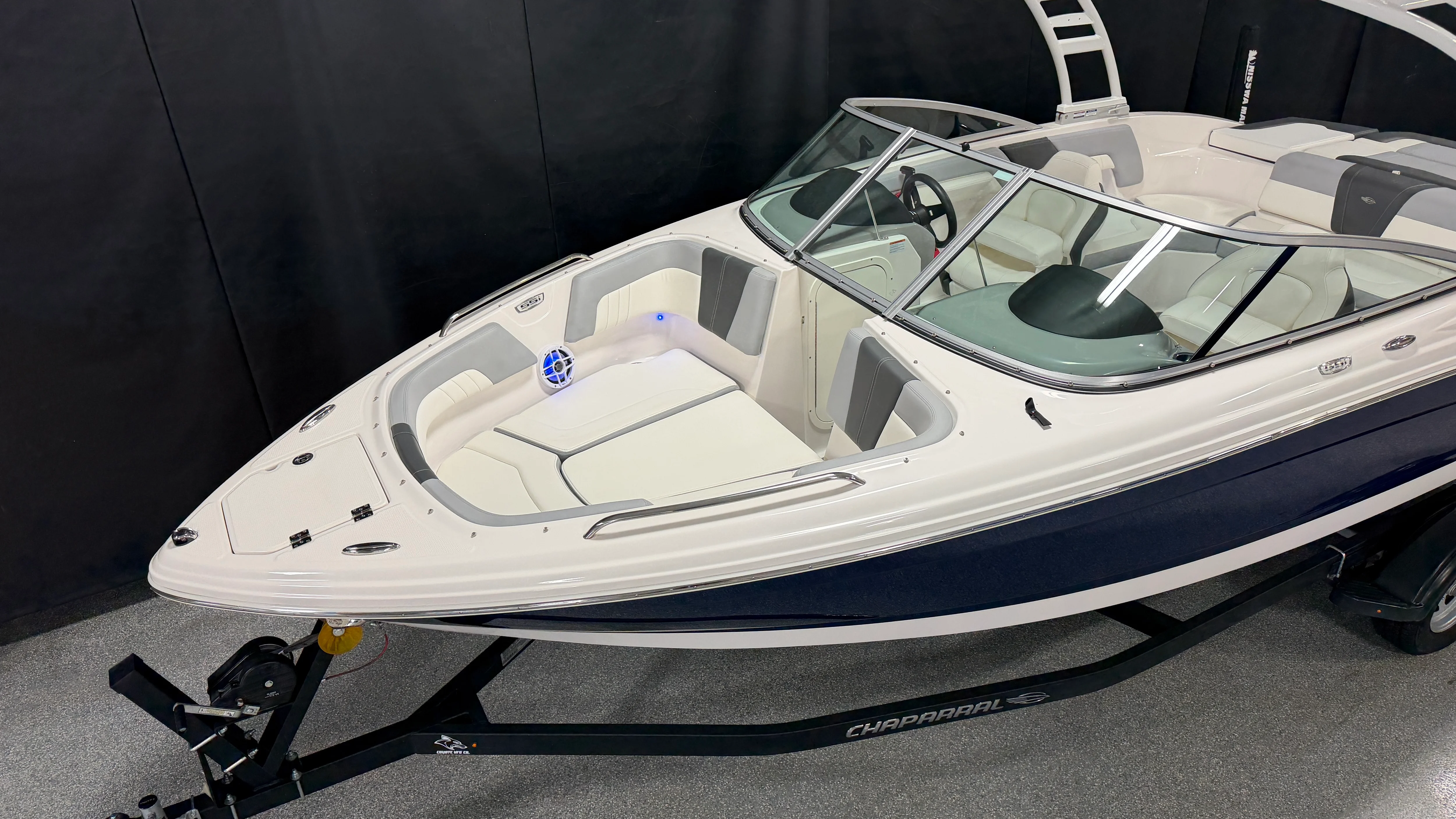 2023 Chaparral 23 SSI OB Image Thumbnail #5