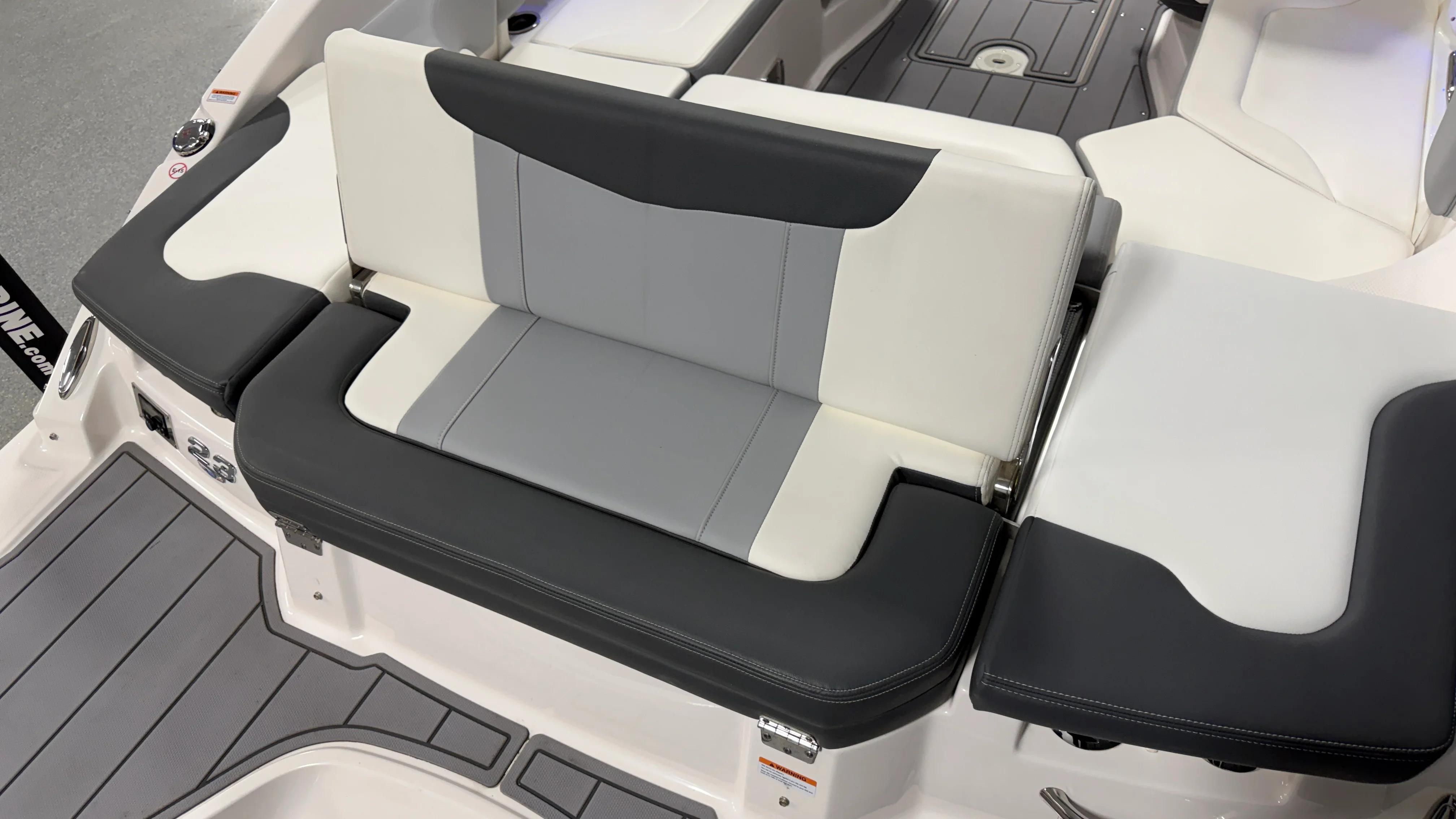 2023 Chaparral 23 SSI OB Image Thumbnail #19