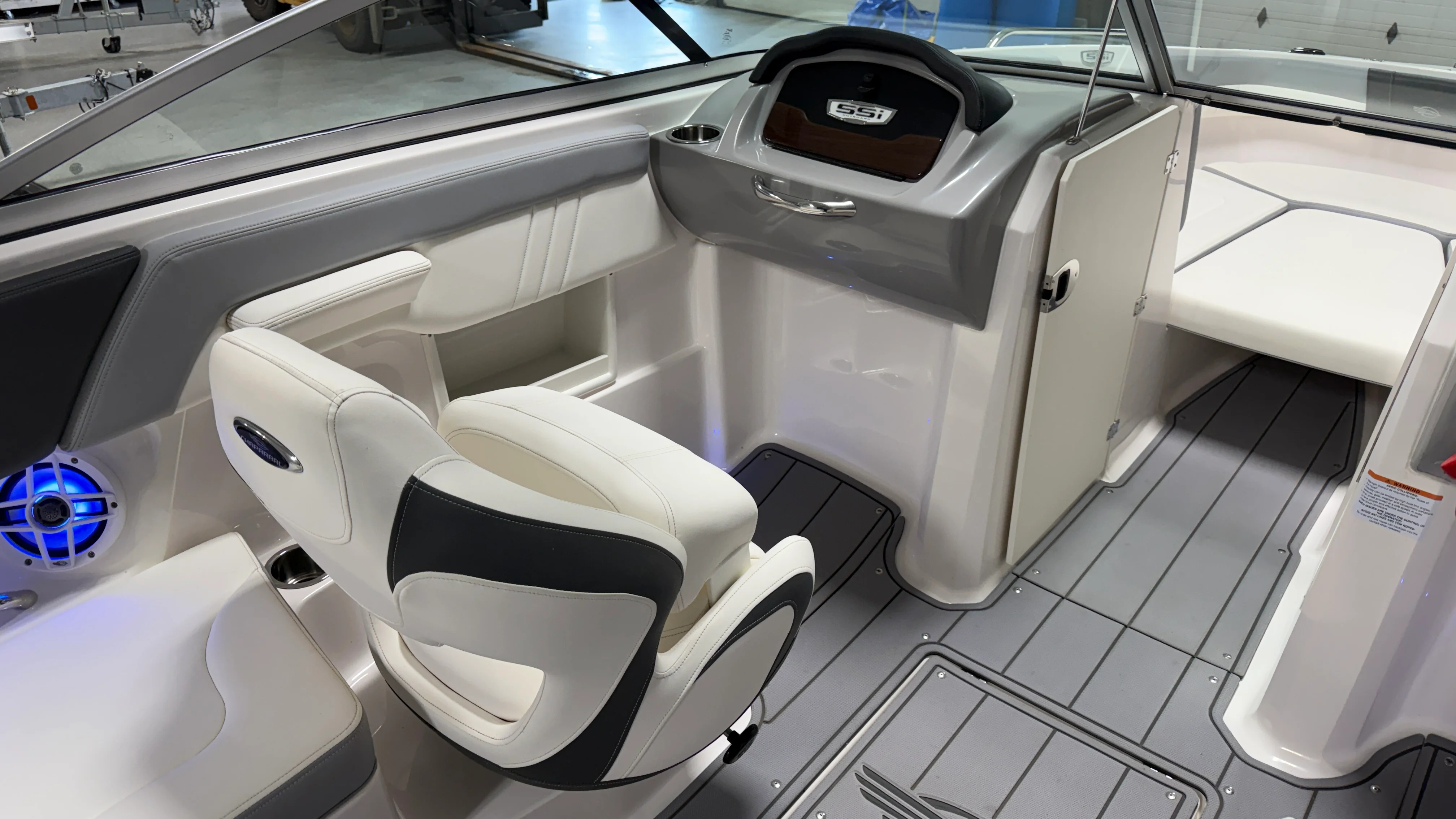 2023 Chaparral 23 SSI OB Image Thumbnail #43