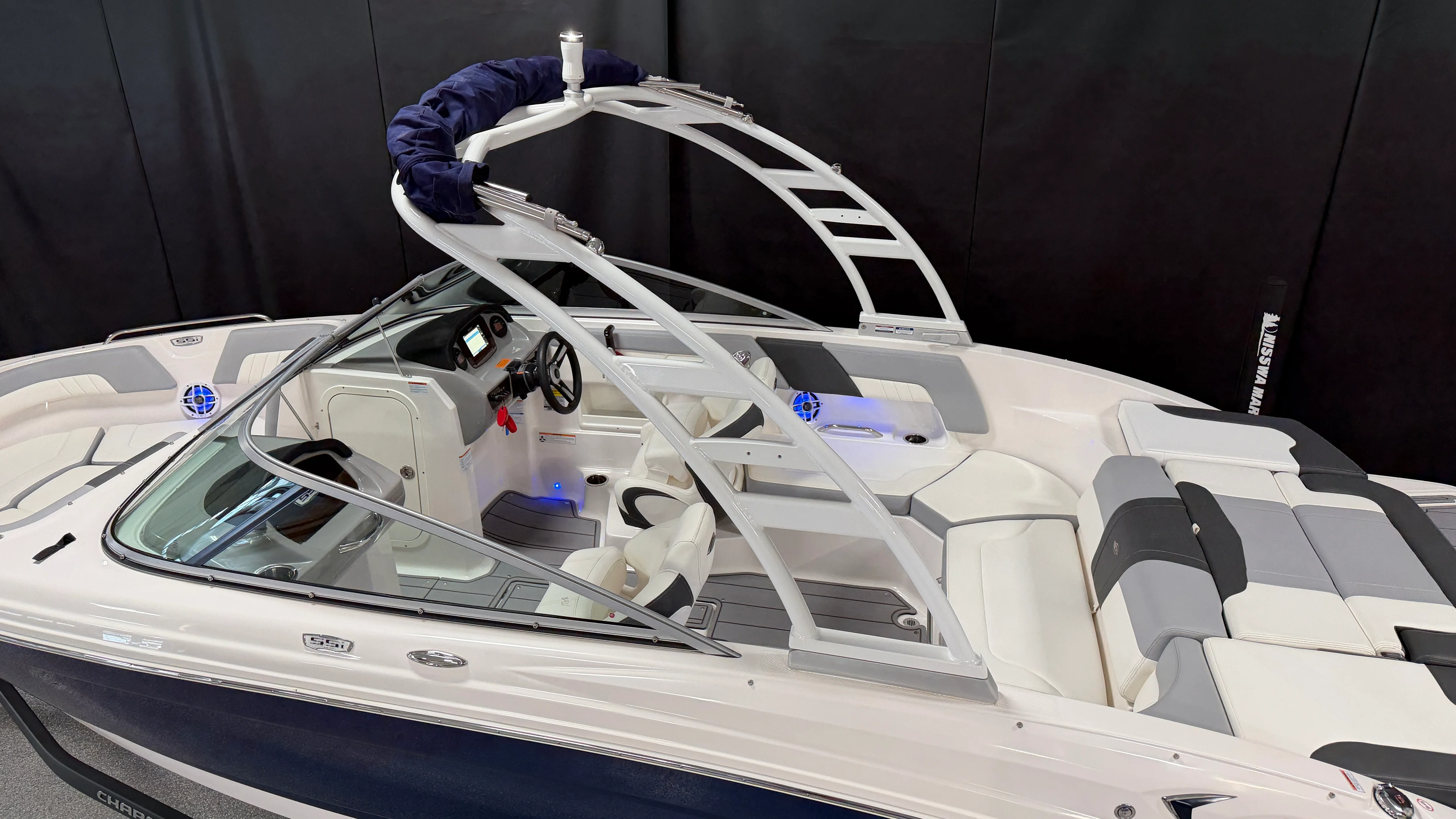 2023 Chaparral 23 SSI OB Image Thumbnail #6