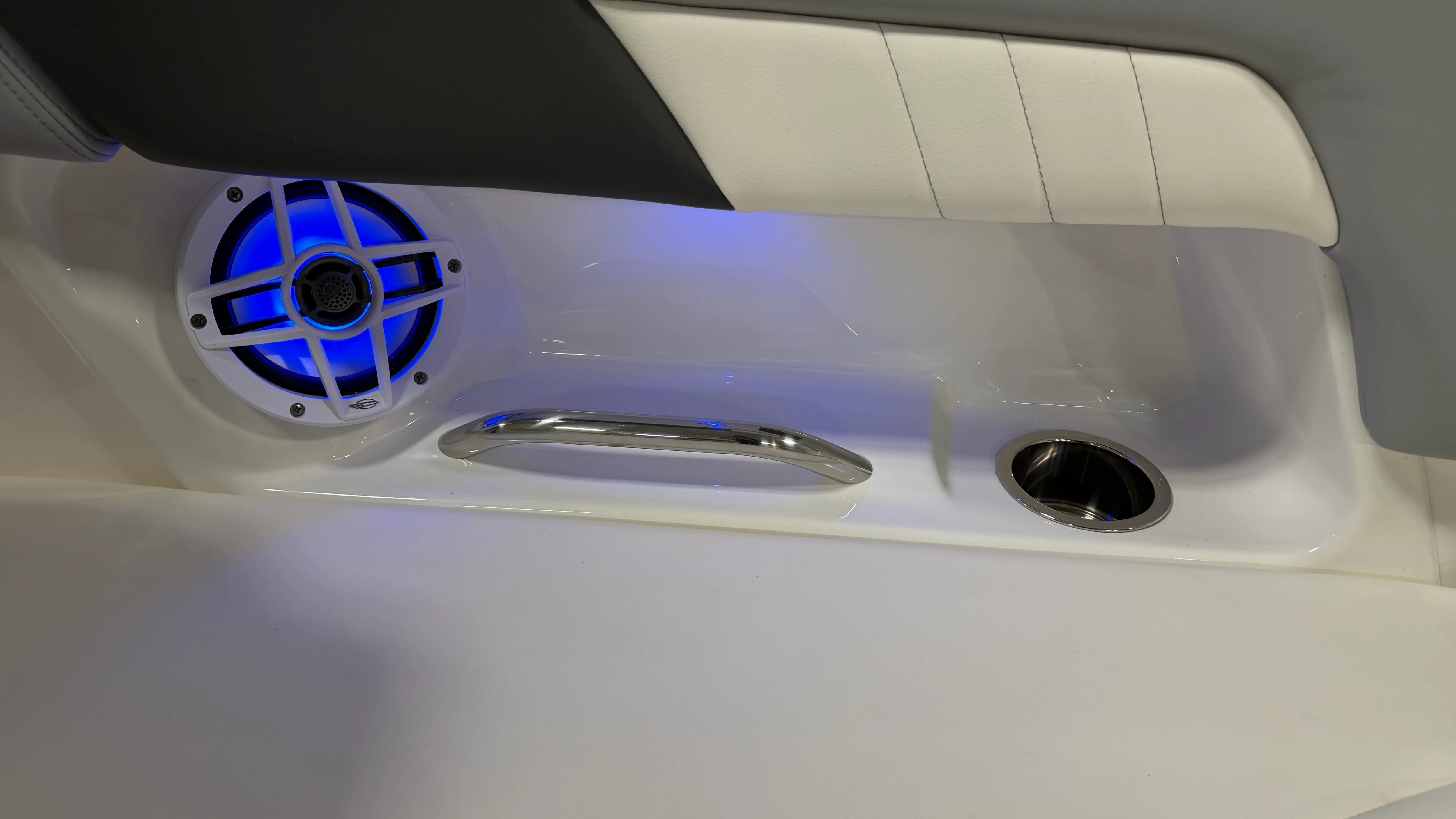 2023 Chaparral 23 SSI OB Image Thumbnail #42